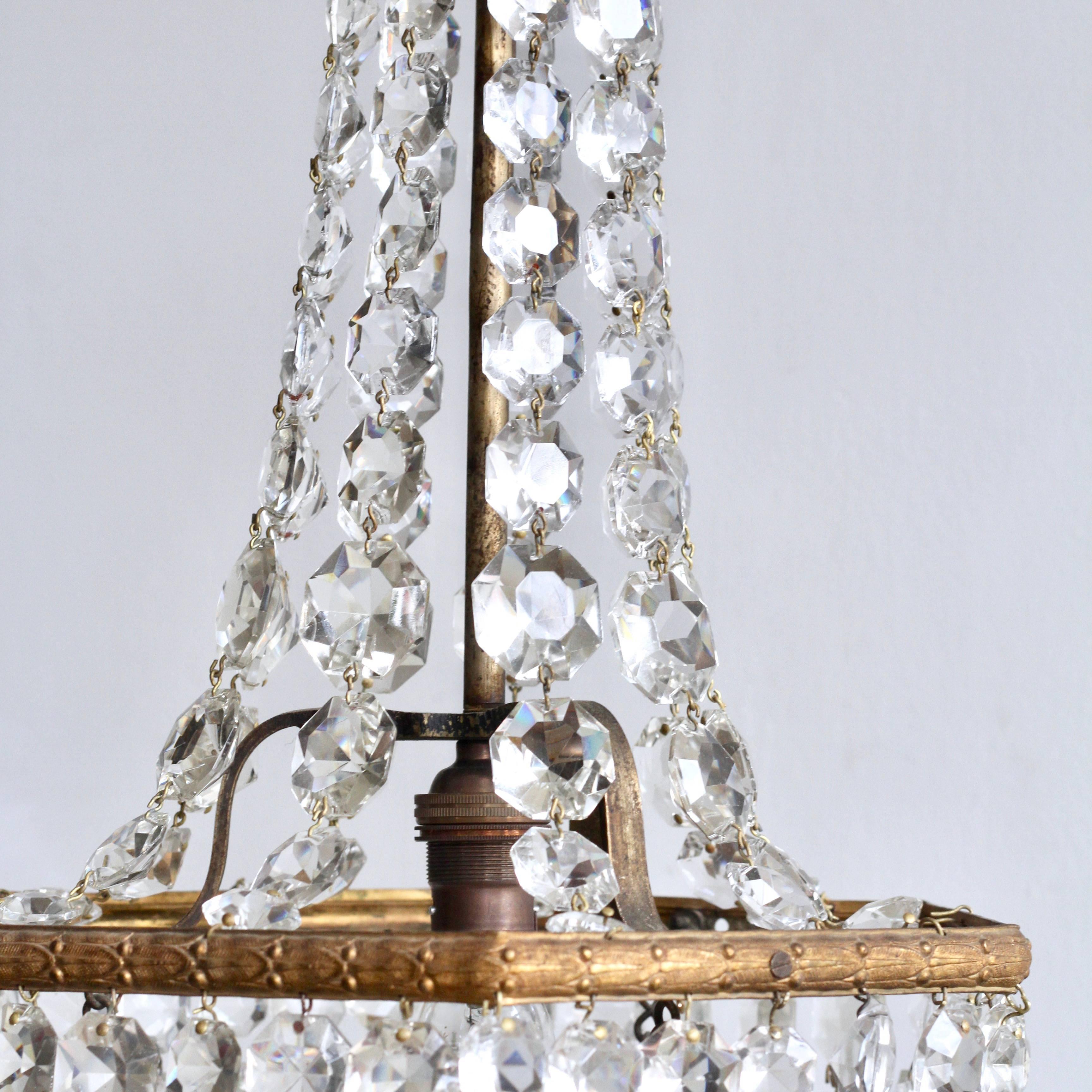 Early 20th Century English Crystal Chandelier with Prince Albert Crystal Lusters 4