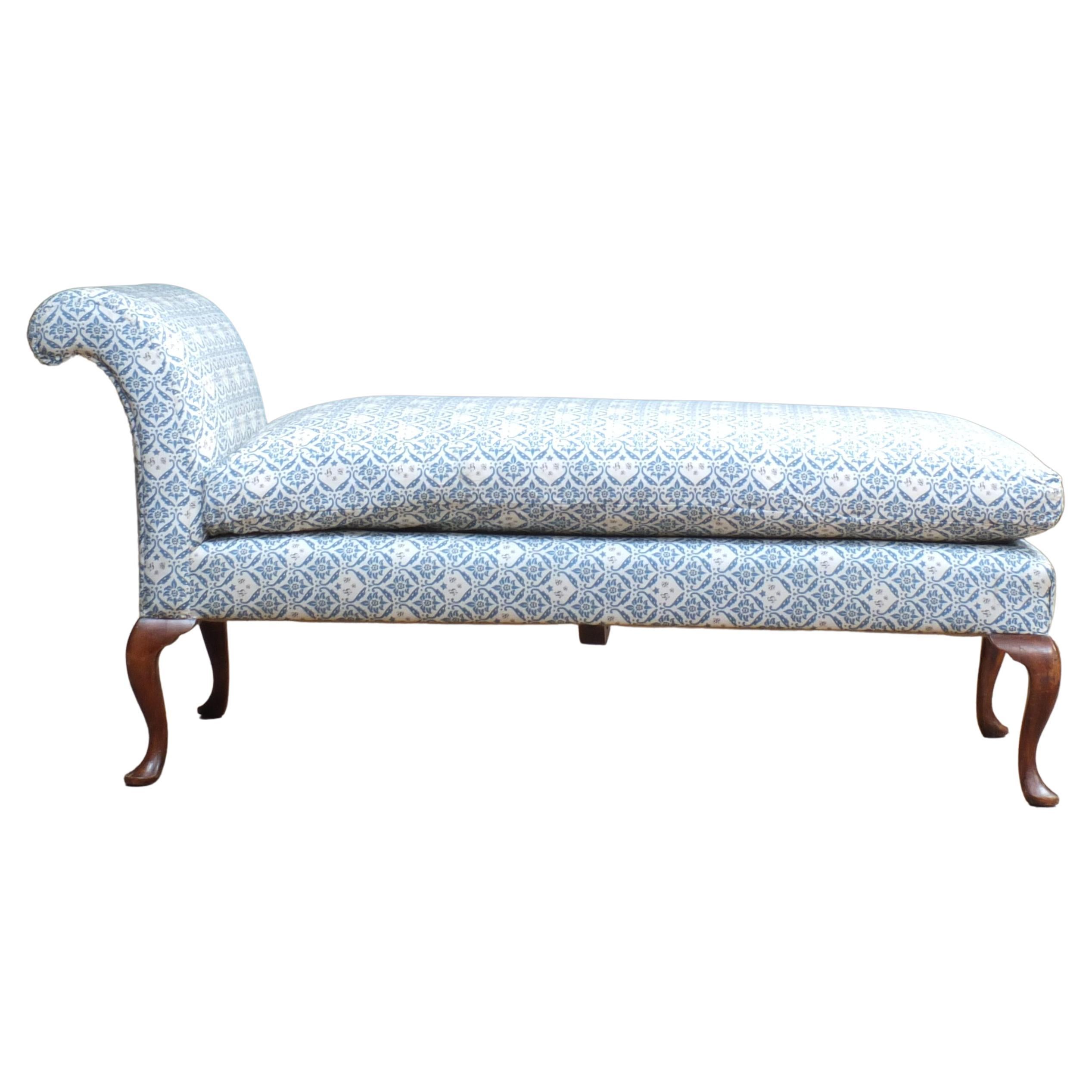 Early 20th Century English Daybed Chaise Lounge by Howard 
Sons London