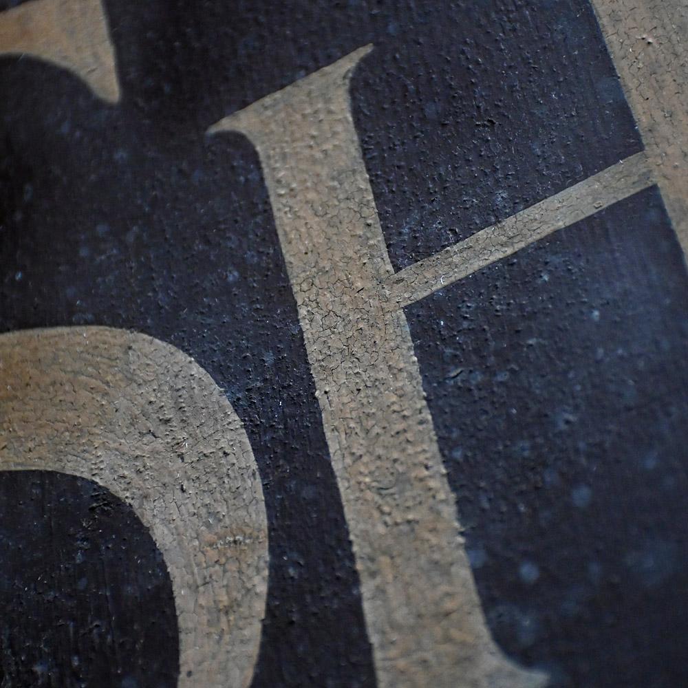 Insegna commerciale inglese bifacciale per sarti dei primi del Novecento 2