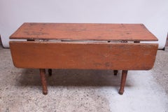 Early 20th Century English Drop-Leaf Farm Table