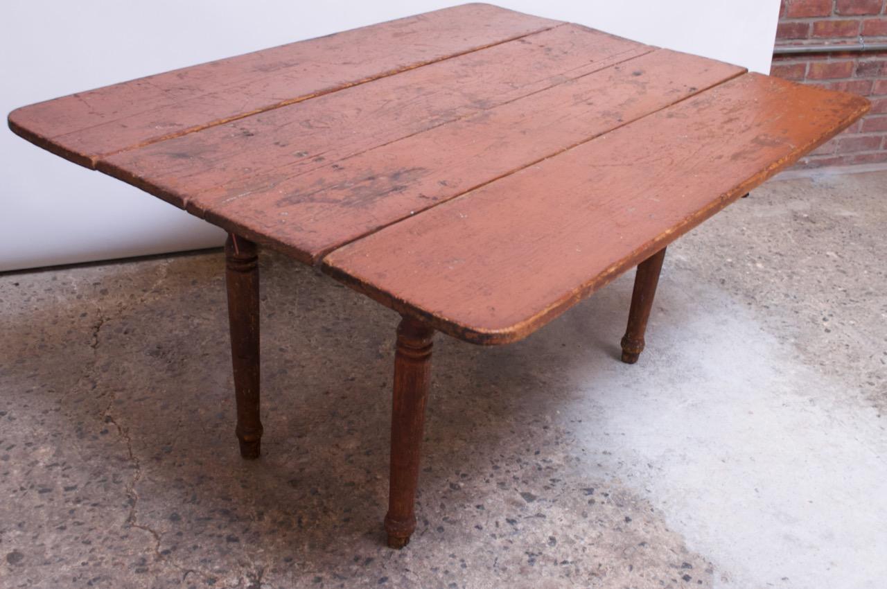 Painted Early 20th Century English Drop-Leaf Farm Table For Sale