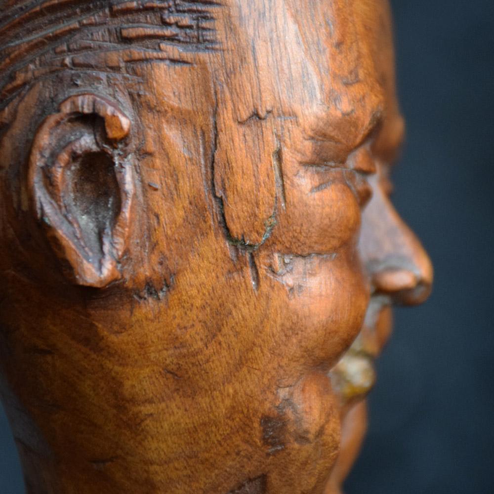 Buis Figure de gentleman en bois de buis sculpté à la main, artisanat anglais du début du 20e siècle  en vente