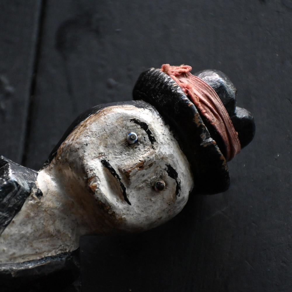Early 20th Century English Folk Art Jigger Doll with Beaded Eyes For Sale 4