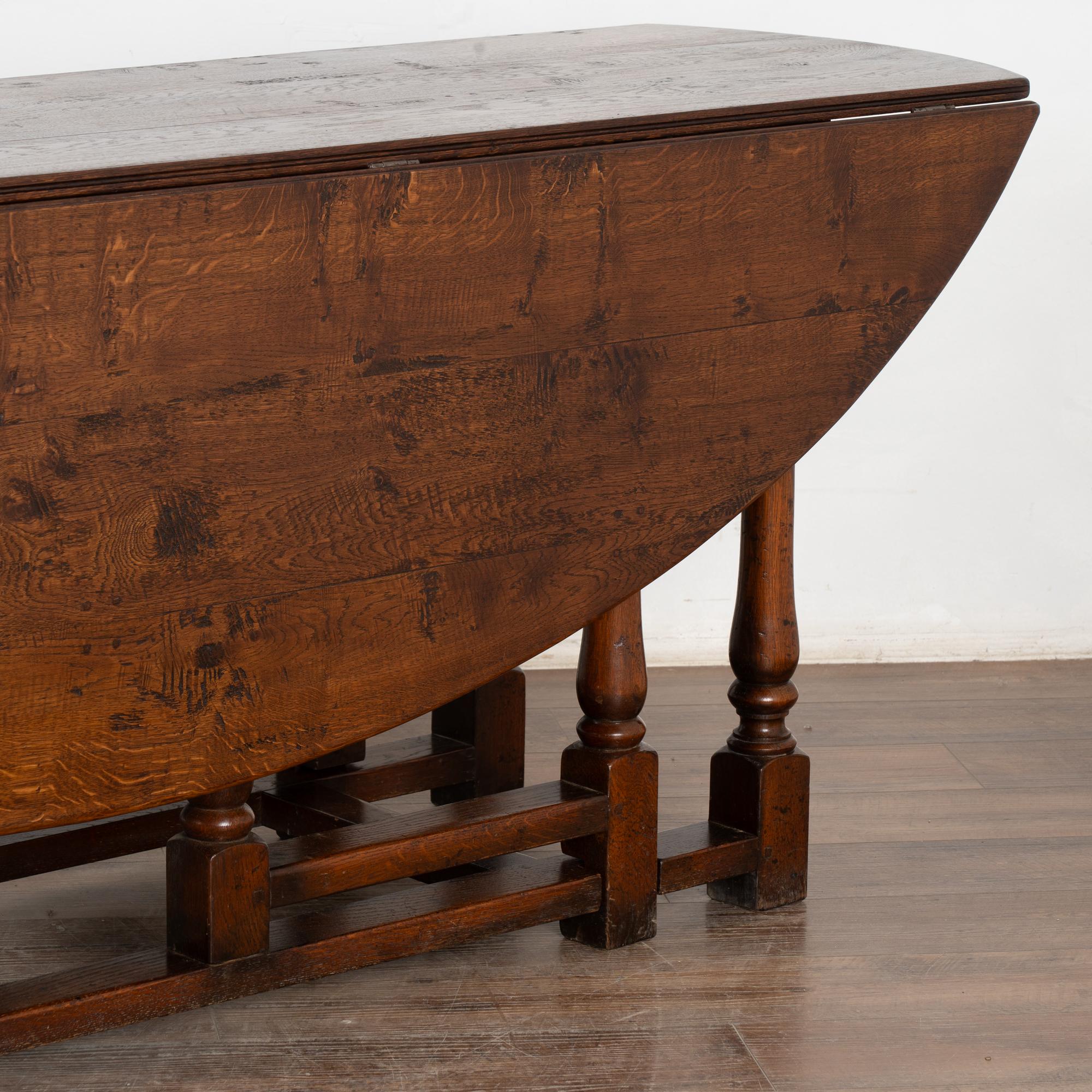 Table de salle à manger en bois de chêne à pied en treillis du début du 20e siècle, de style anglais en vente 4