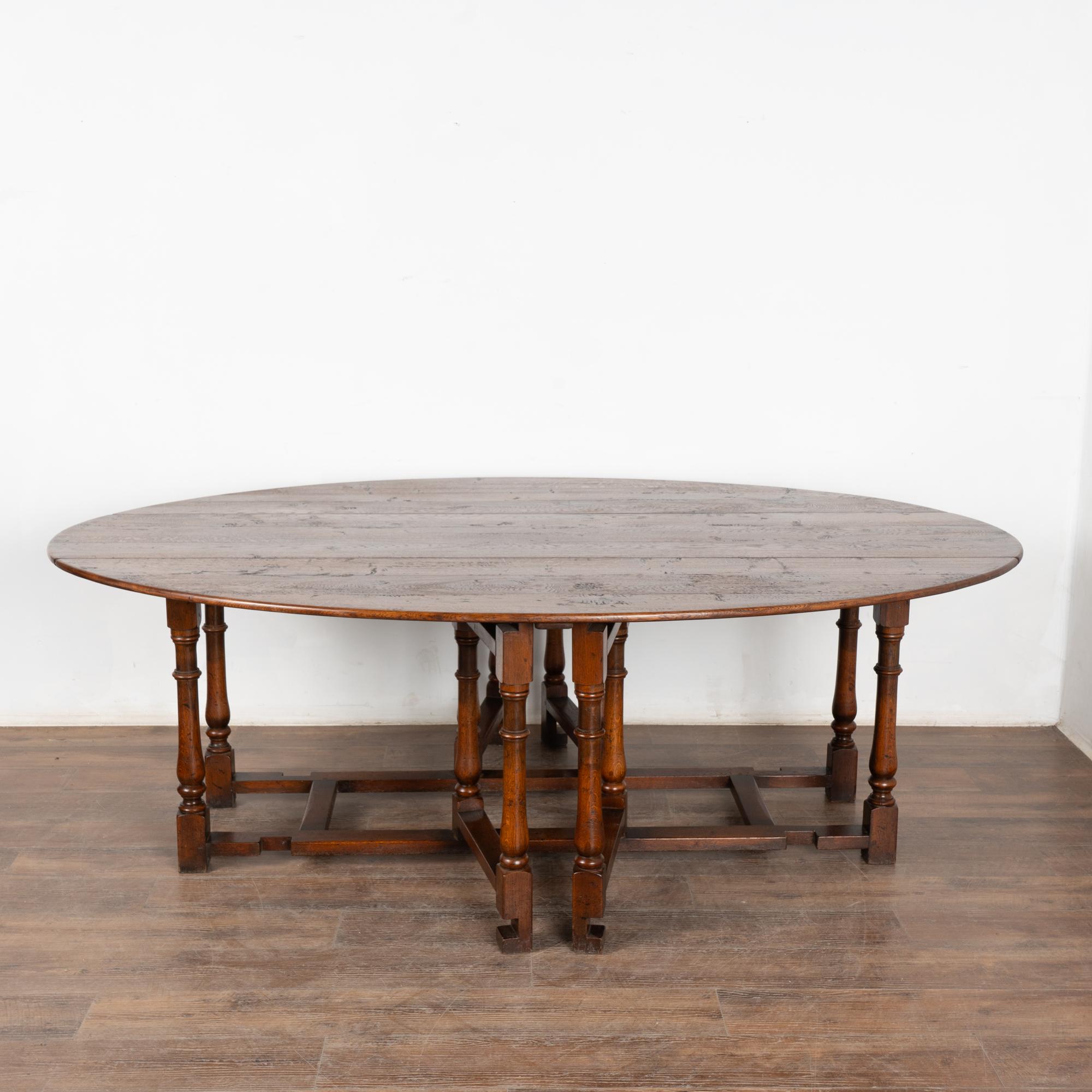 Table de salle à manger en bois de chêne à pied en treillis du début du 20e siècle, de style anglais en vente 7