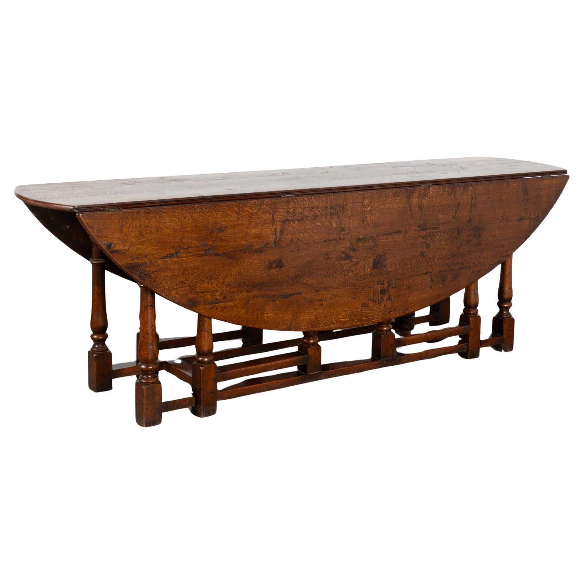 Early 20th Century English Gate Leg Drop Leaf Wake Dining Table
