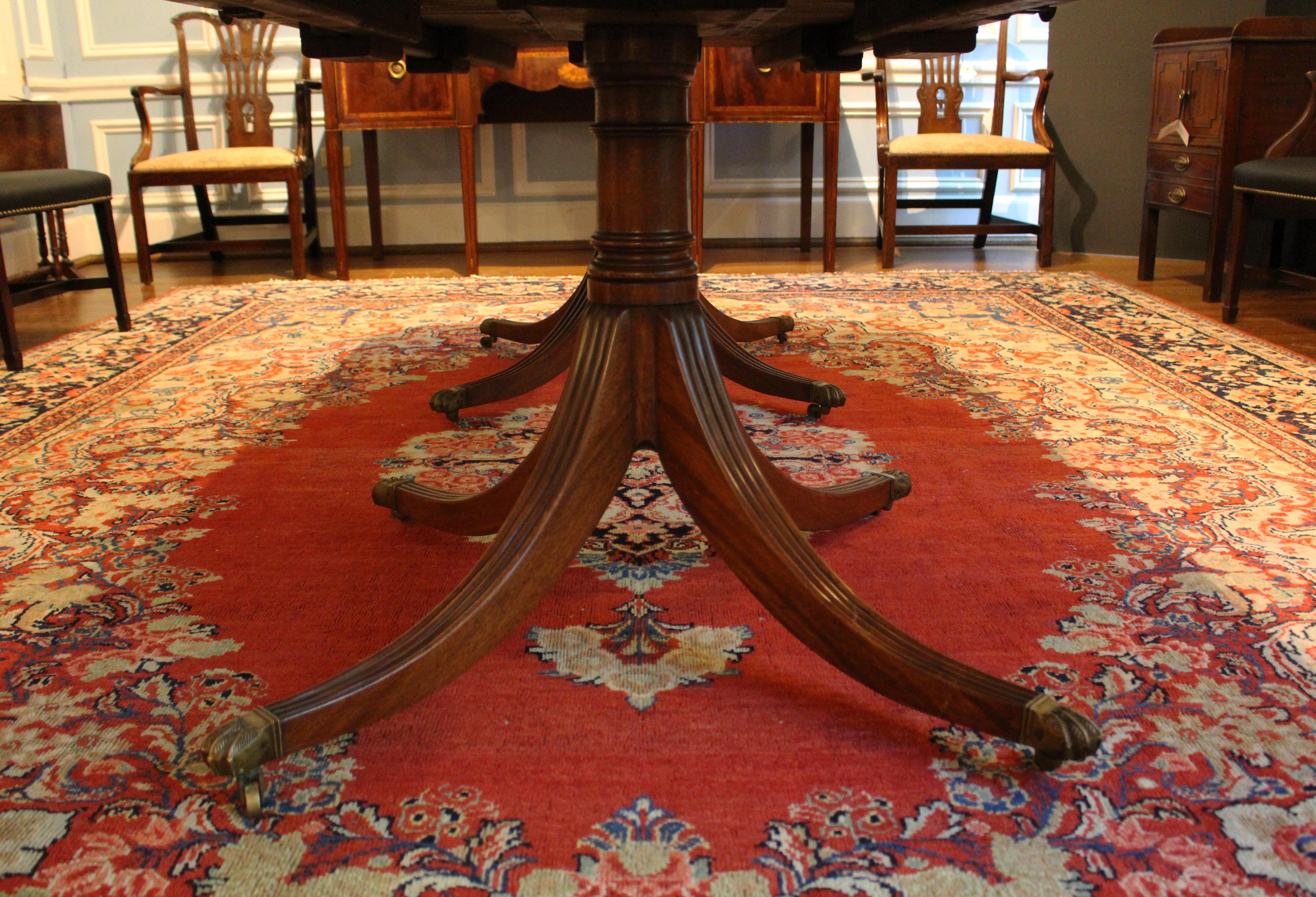 Early 20th Century English George III Mahogany Dining Table In Good Condition In Chapel Hill, NC