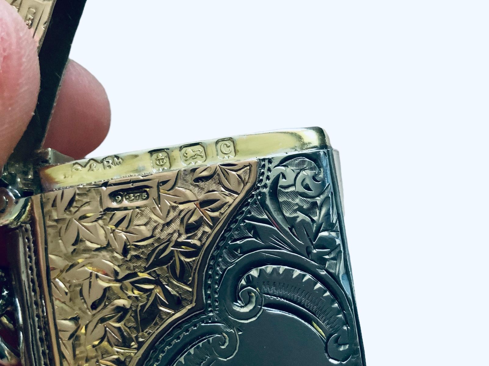Englisches Vesta-Etui aus Gold und Sterlingsilber des frühen 20. Jahrhunderts/Keepsake (Viktorianisch) im Angebot