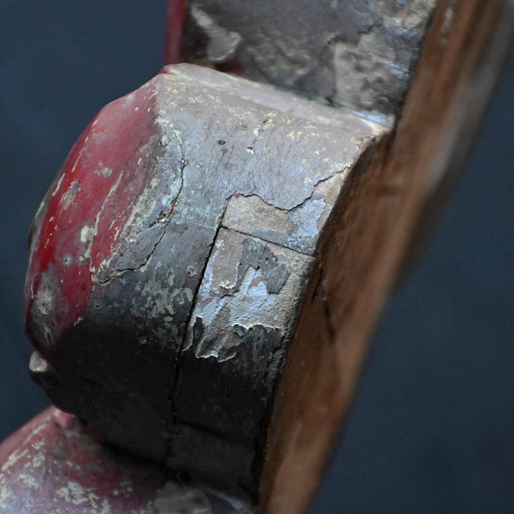 Fragmentos ingleses de feria tallados a mano de principios del siglo XX en venta 7