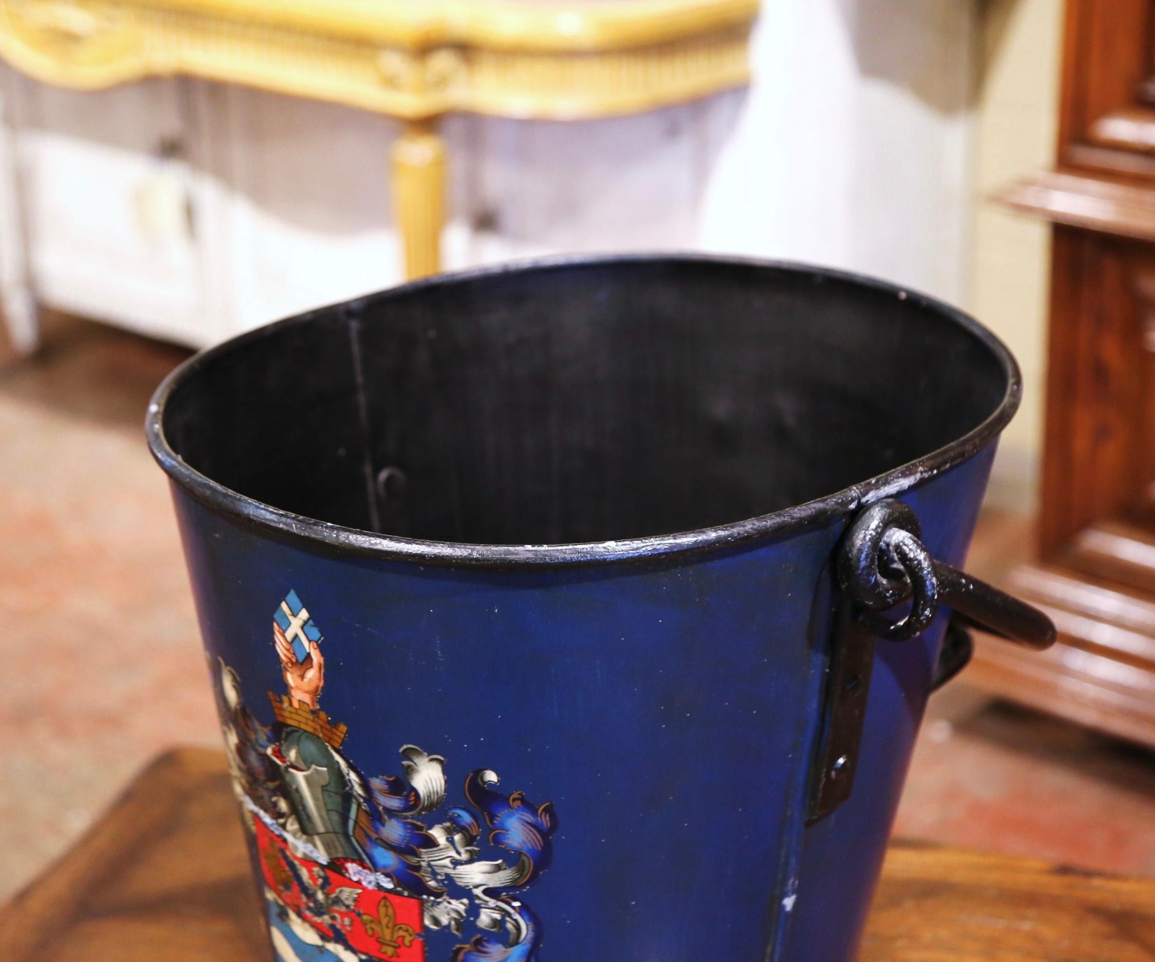 Early 20th Century English Hand Painted Iron Coal Bucket with Coat of Arms Decor 2