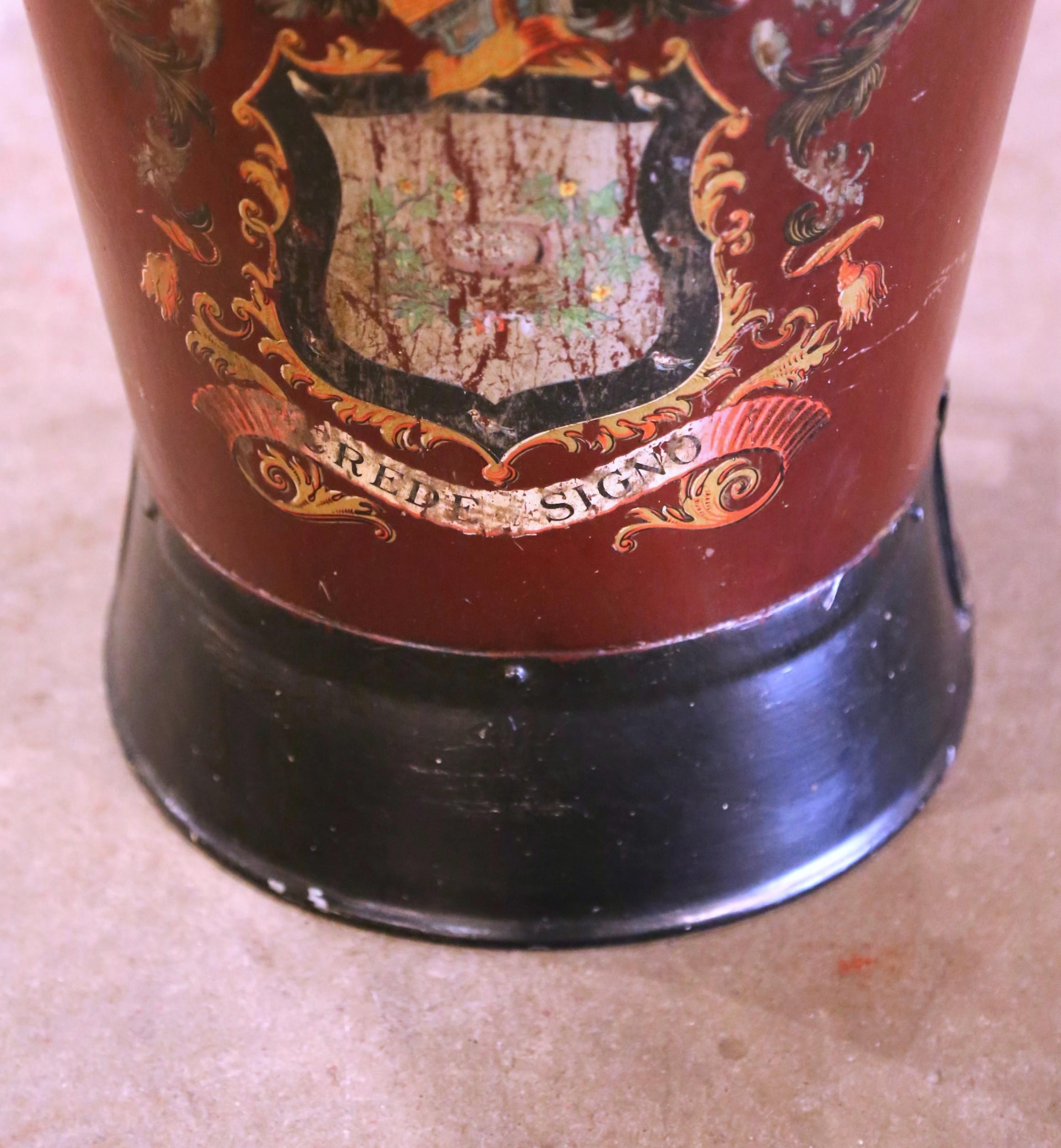 Early 20th Century English Hand-Painted Iron Fire or Coal Bucket with Crest In Excellent Condition In Dallas, TX