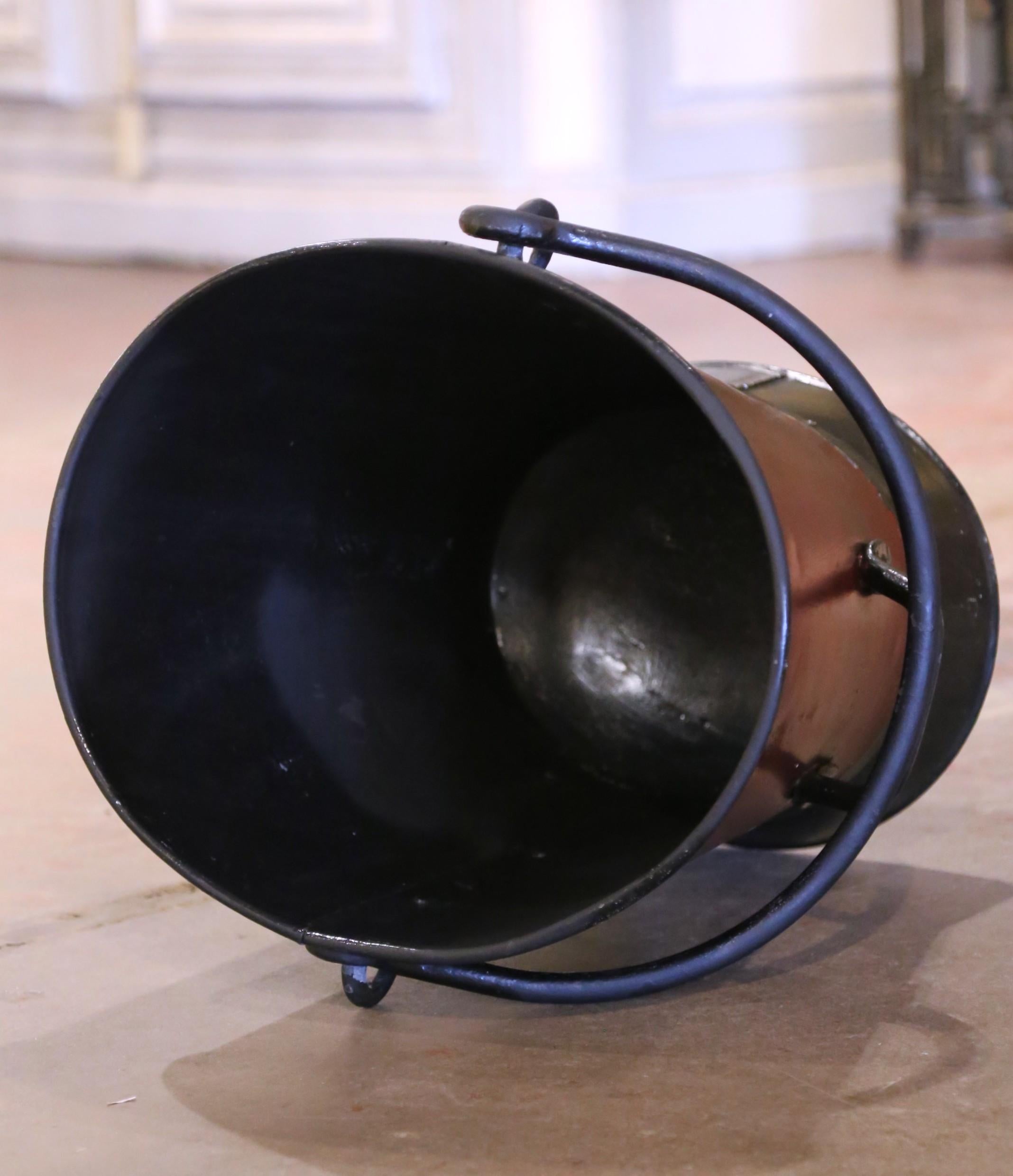 Early 20th Century English Hand-Painted Iron Fire or Coal Bucket with Crest 3