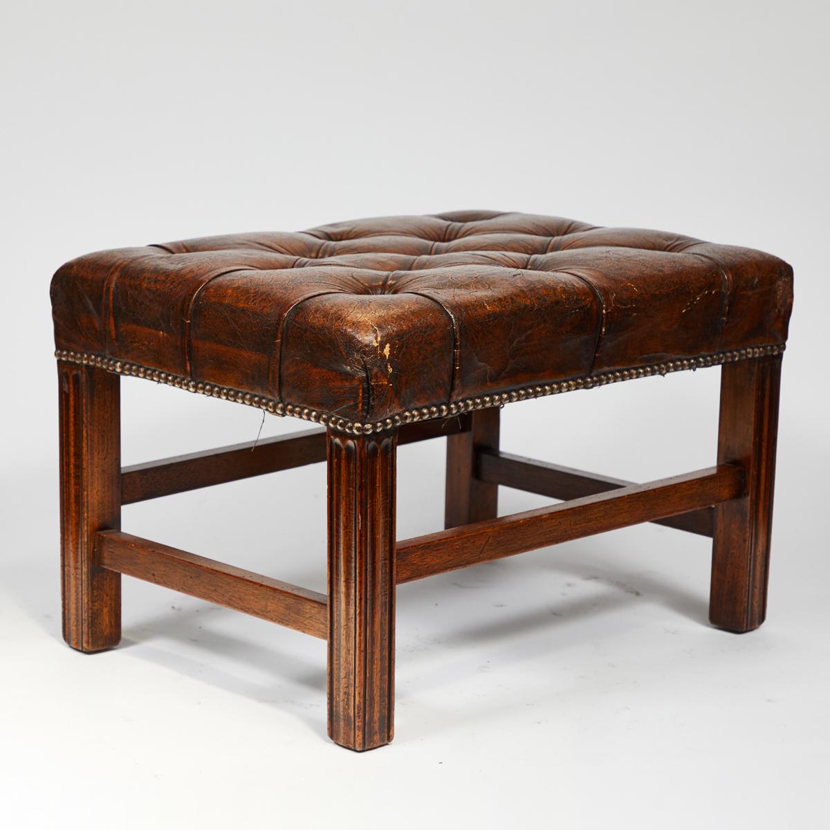 Early 20th Century English Tufted Leather Footstool or Bench  1