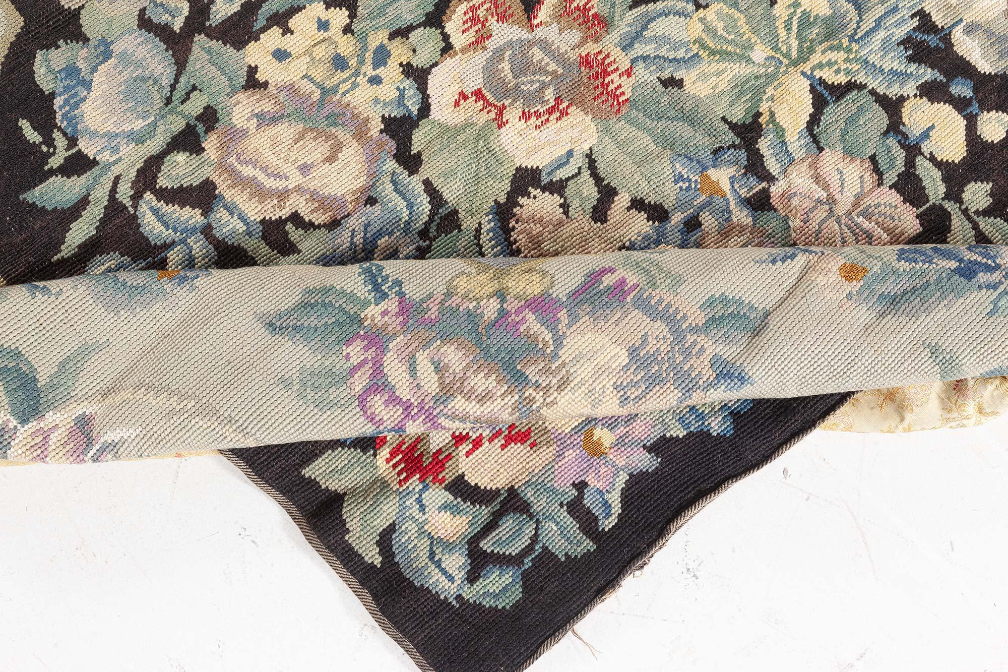 Early 20th Century English Needle Point Rug In Good Condition For Sale In New York, NY