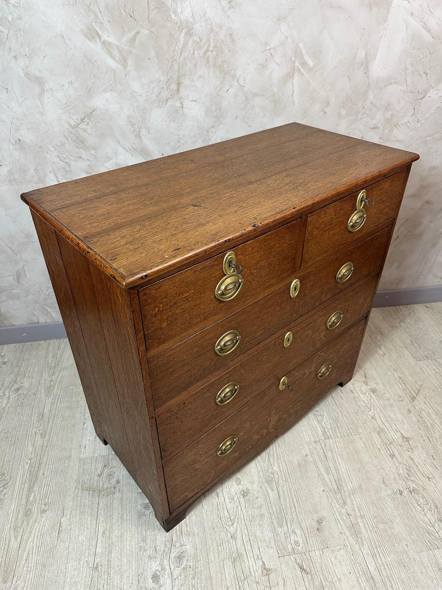 Inizio XX secolo Commode inglese in Oak e ottone dei primi del Novecento, anni '20 in vendita