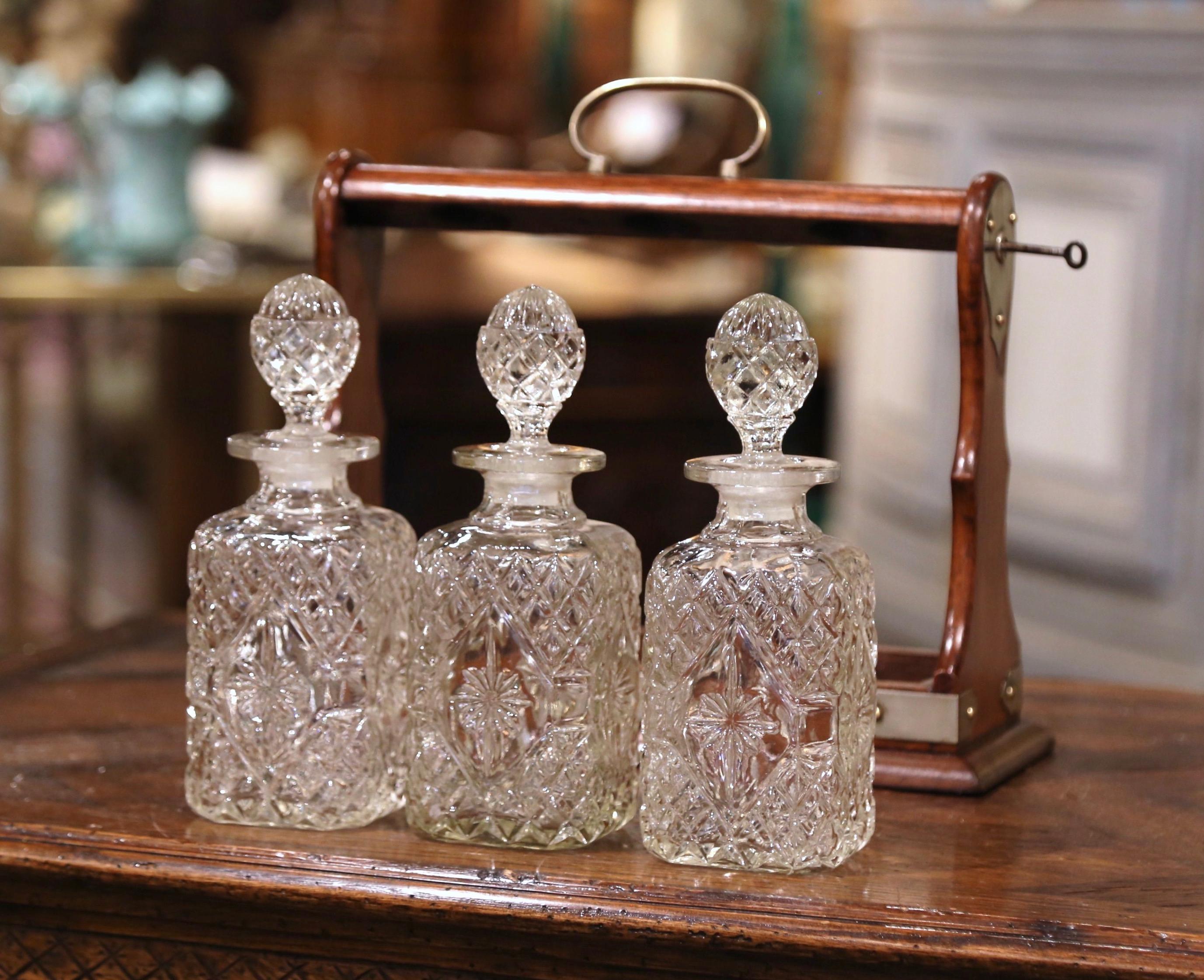 Early 20th Century English Oak and Brass Tantalus with Cut-Glass Decanters 2