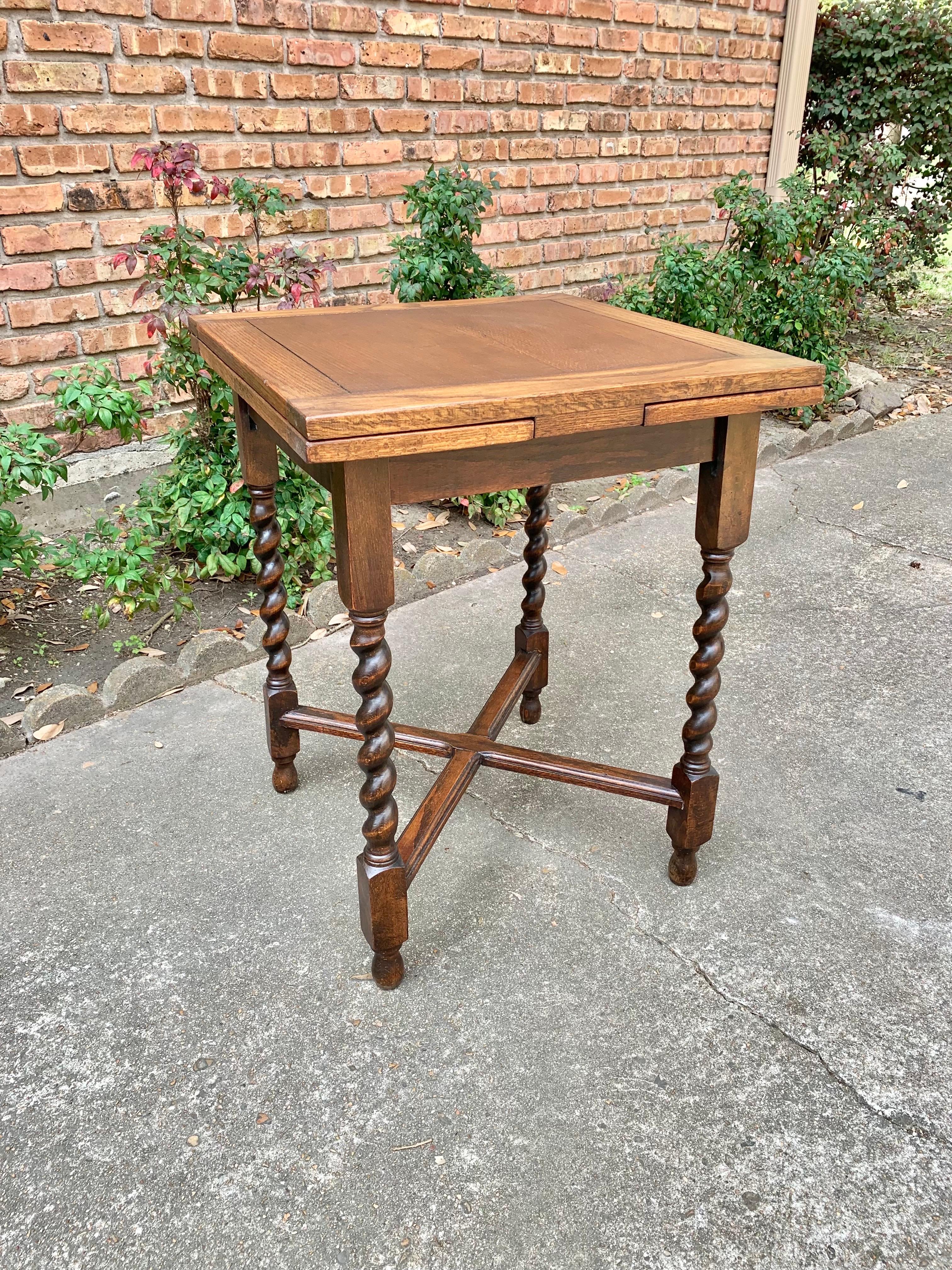 Early 20th Century English Oak Barley Twist Draw Leaf Pub Side Table 4