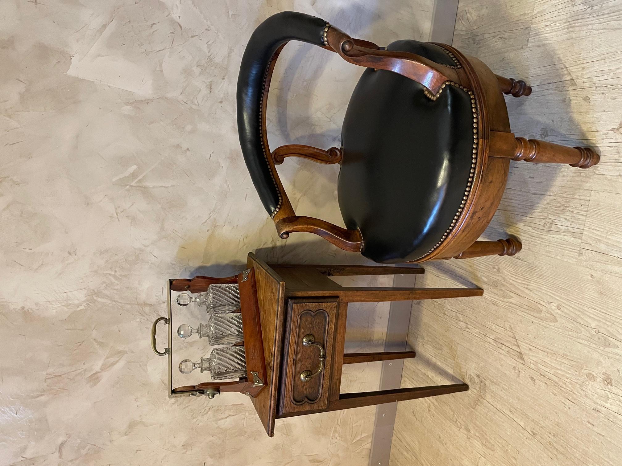 Early 20th Century English Oak, Brass and Crystal Liquor Cellar 12