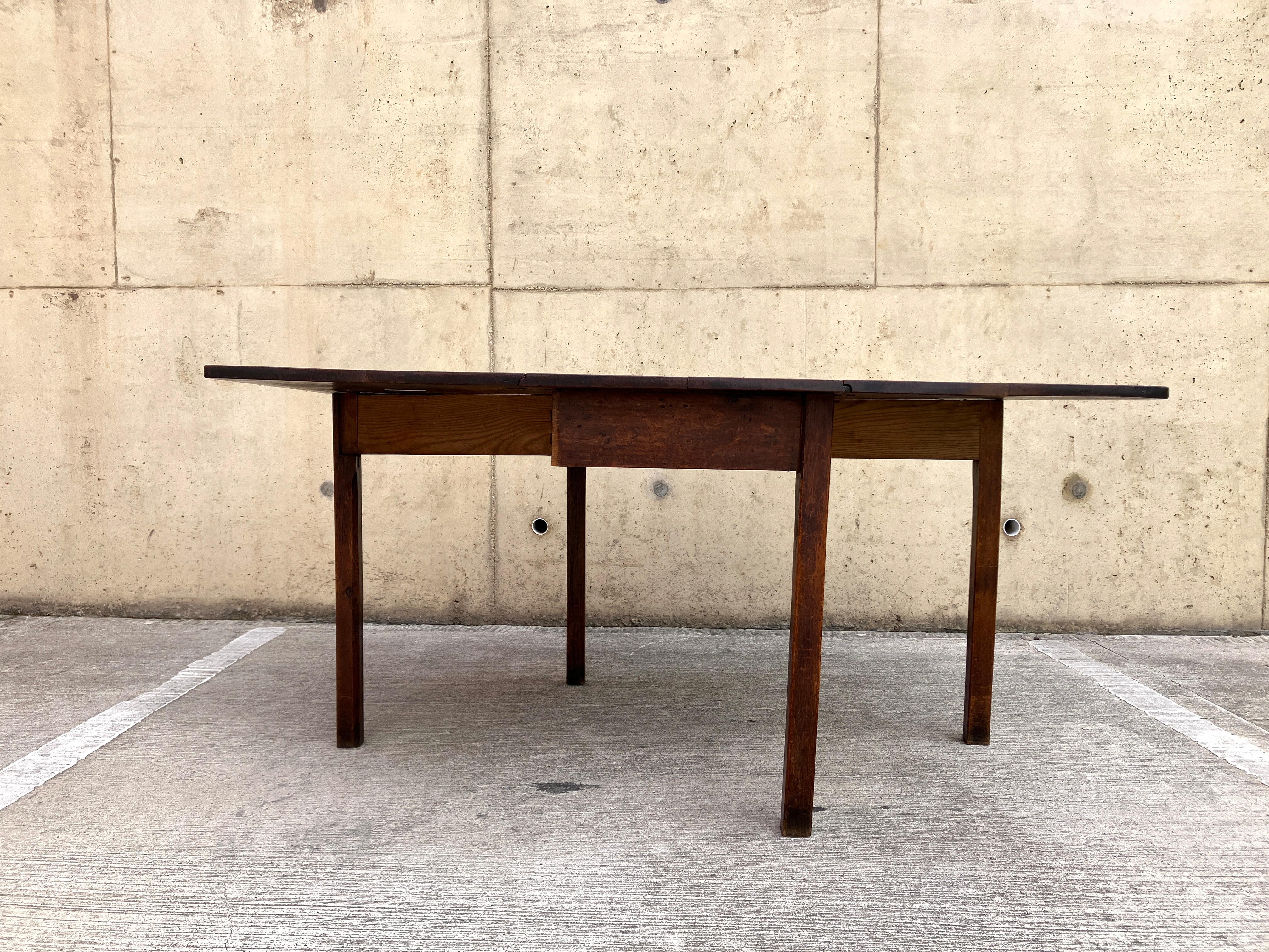 Chêne Table de salle à manger en chêne anglais du début du 20e siècle, à abattant en vente