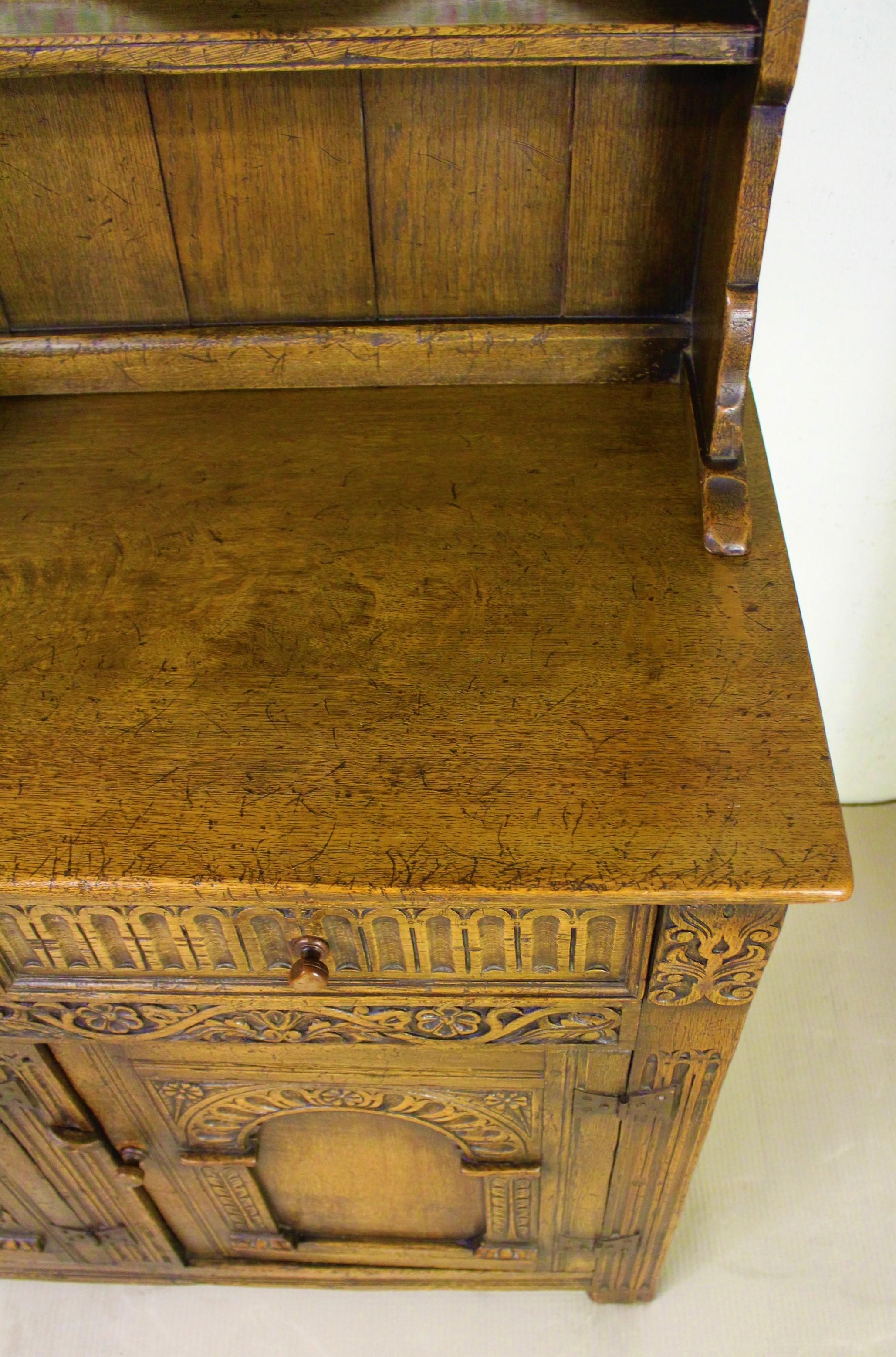 Early 20th Century English Oak Dresser For Sale 8