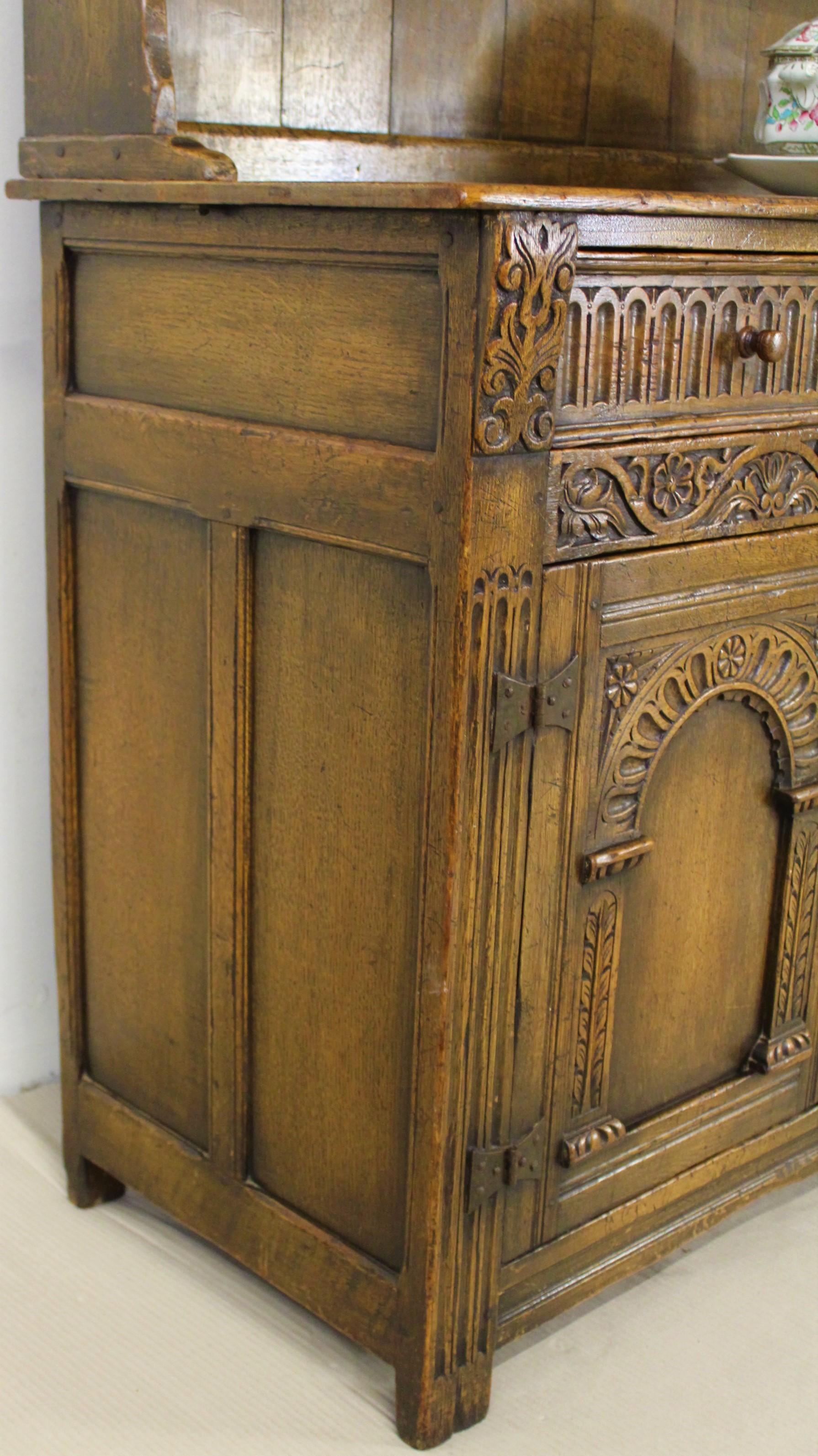 Early 20th Century English Oak Dresser For Sale 11