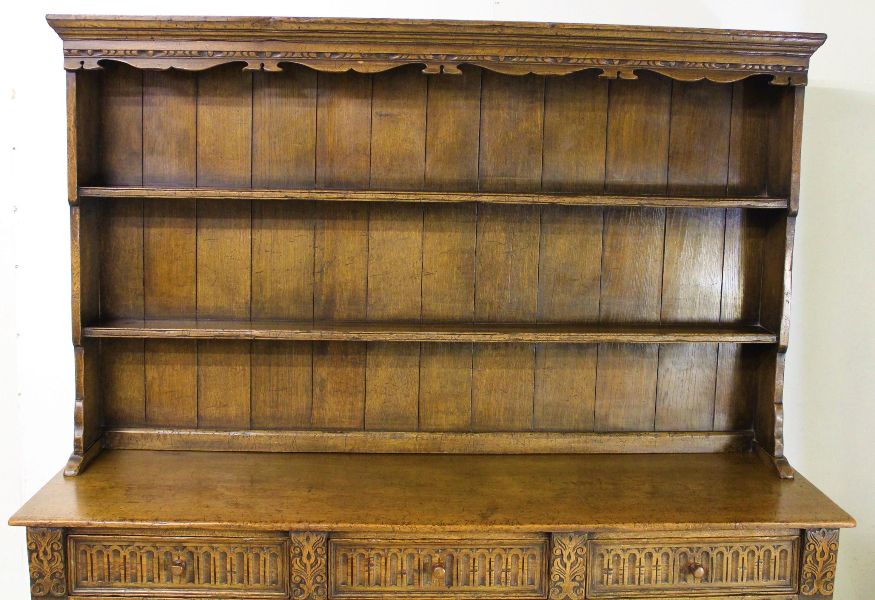 Early 20th Century English Oak Dresser For Sale 15