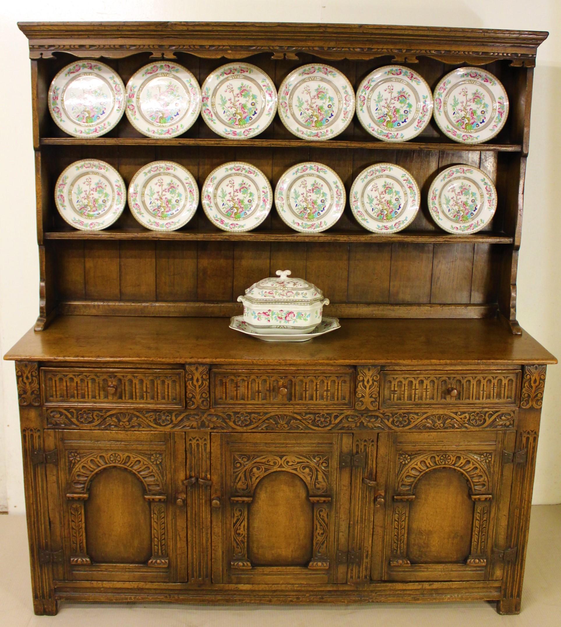Early 20th Century English Oak Dresser In Good Condition For Sale In Poling, West Sussex