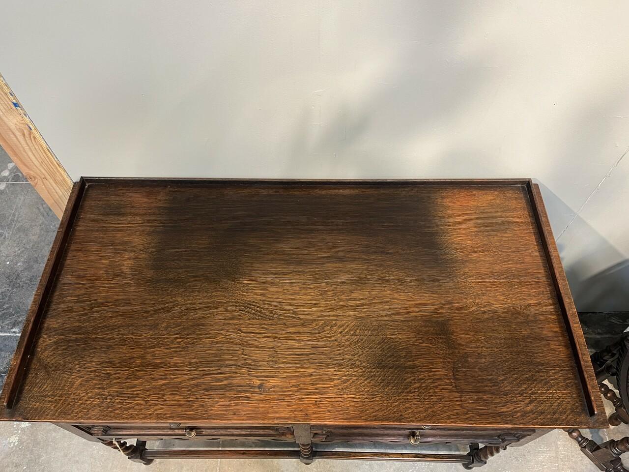 Hand-Carved Early 20th Century English Oak Jacobean Hall Sofa Table For Sale