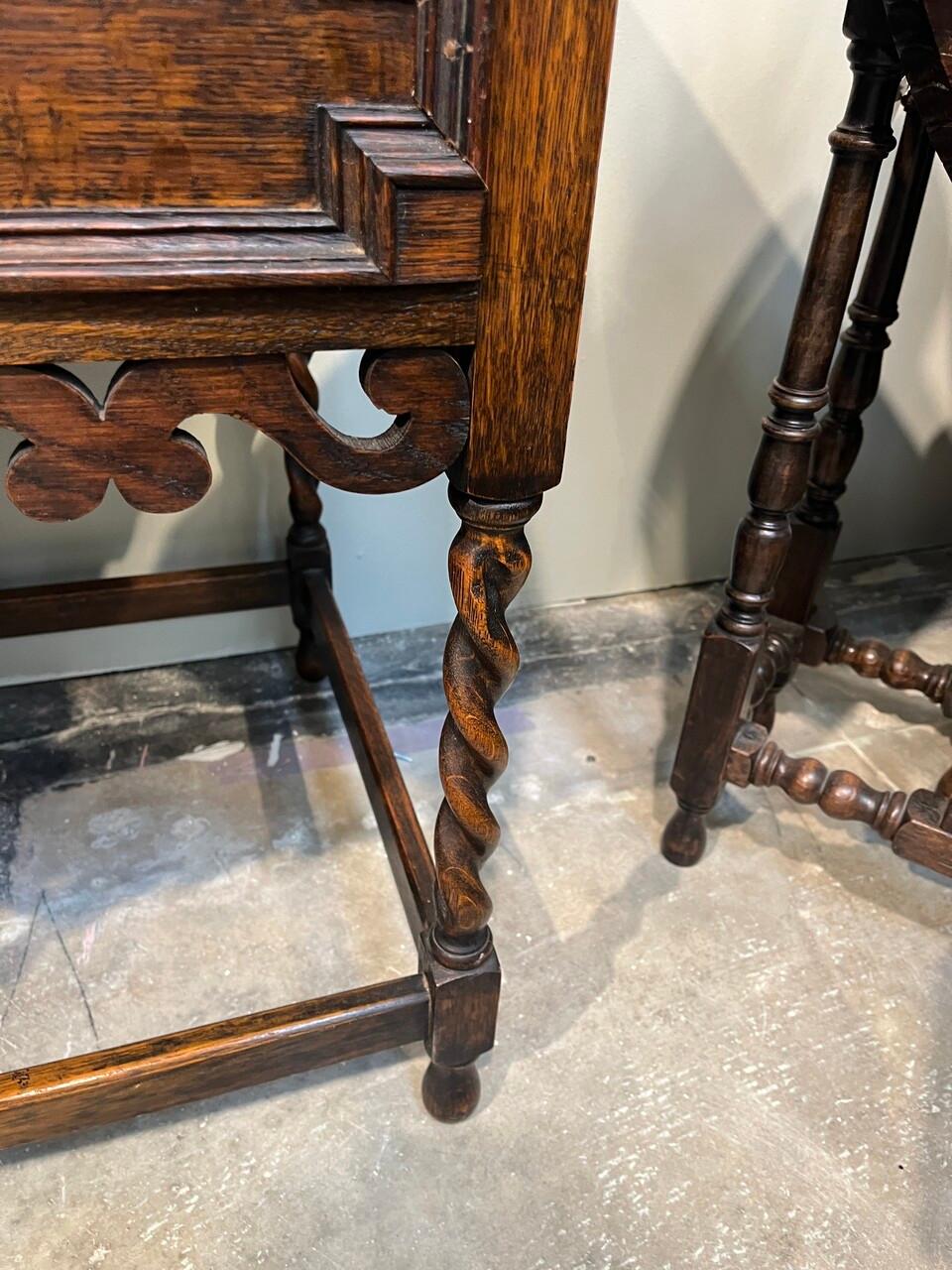 Early 20th Century English Oak Jacobean Hall Sofa Table For Sale 4