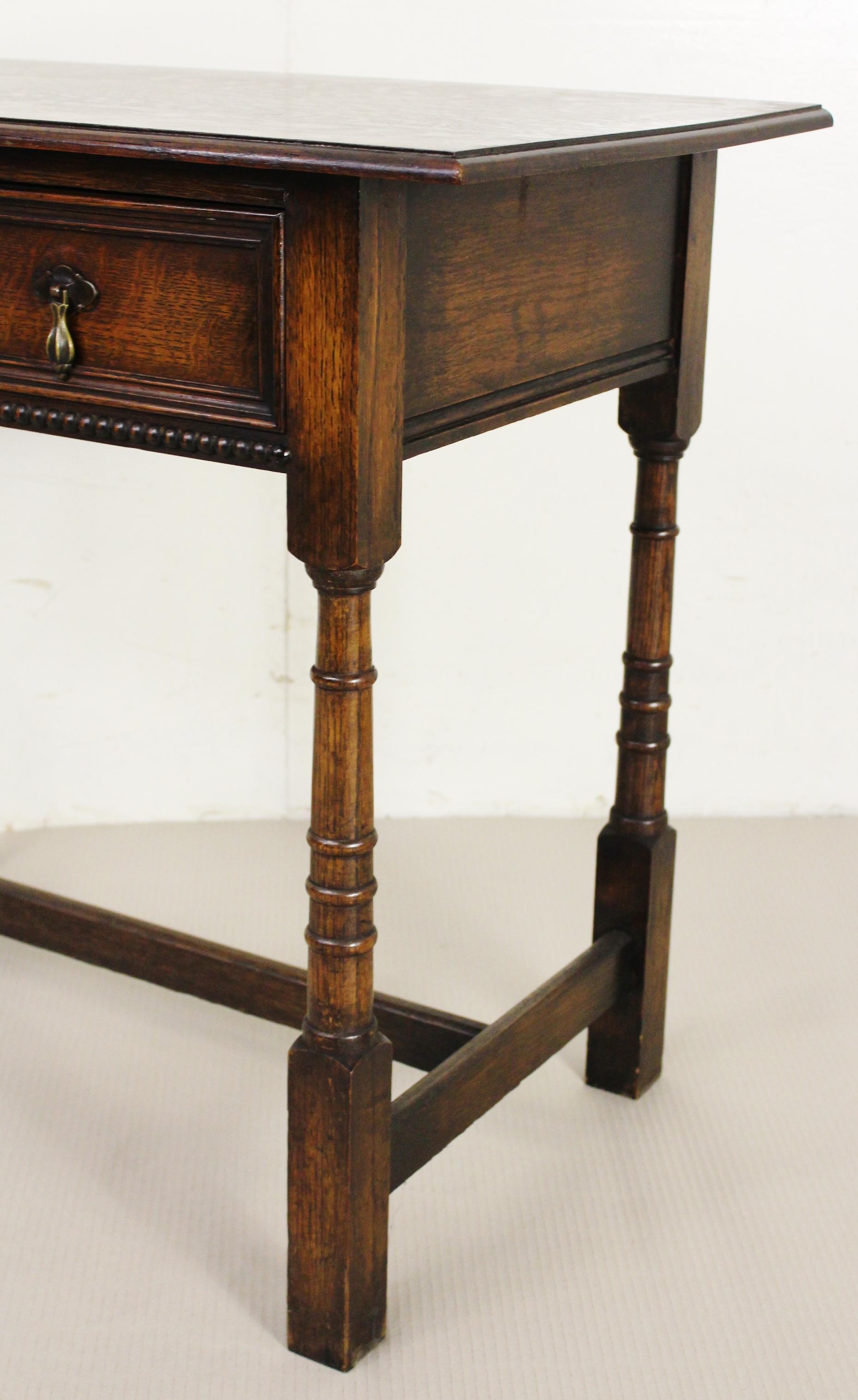 Early 20th Century English Oak Side Table 8