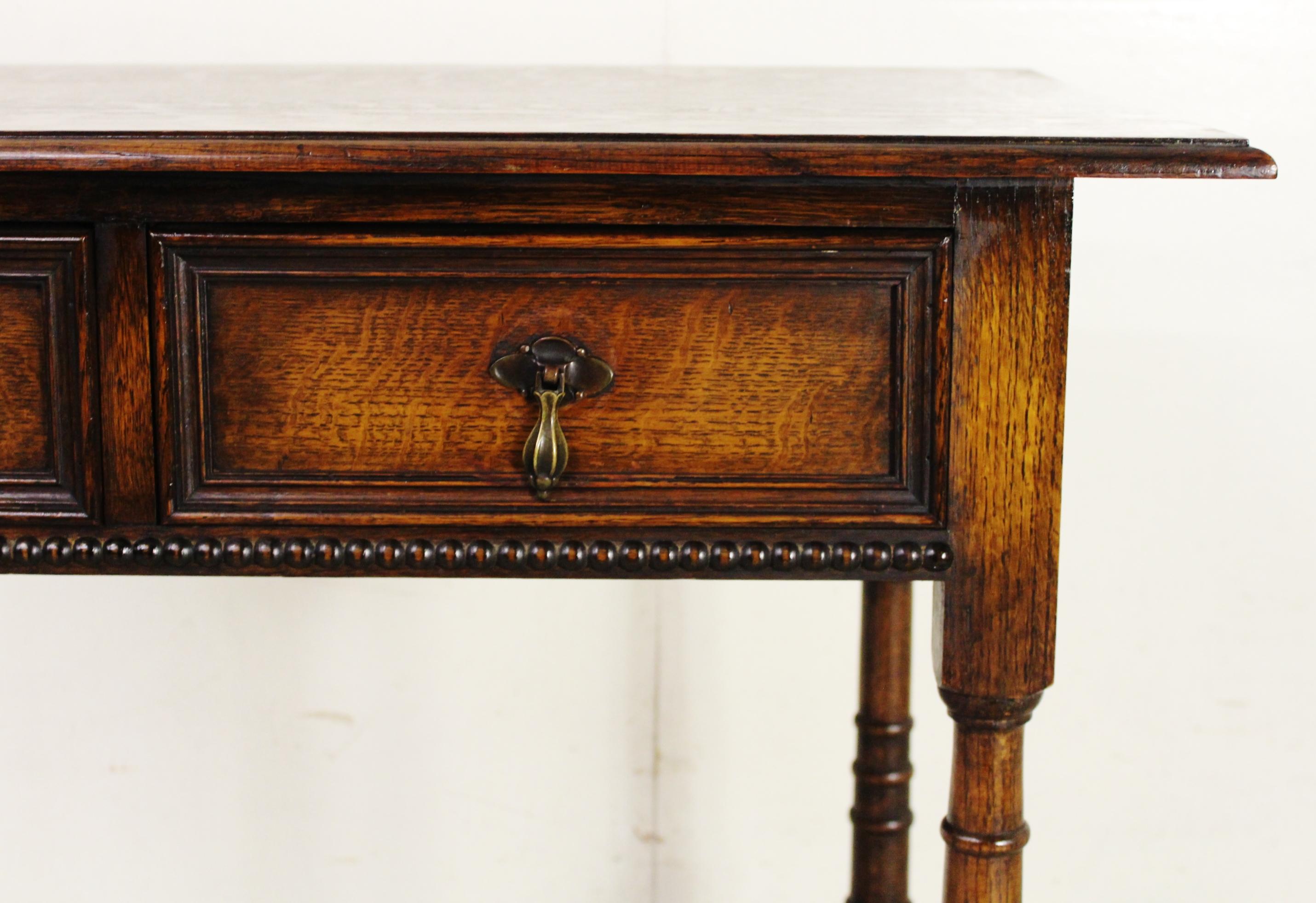 Early 20th Century English Oak Side Table 1