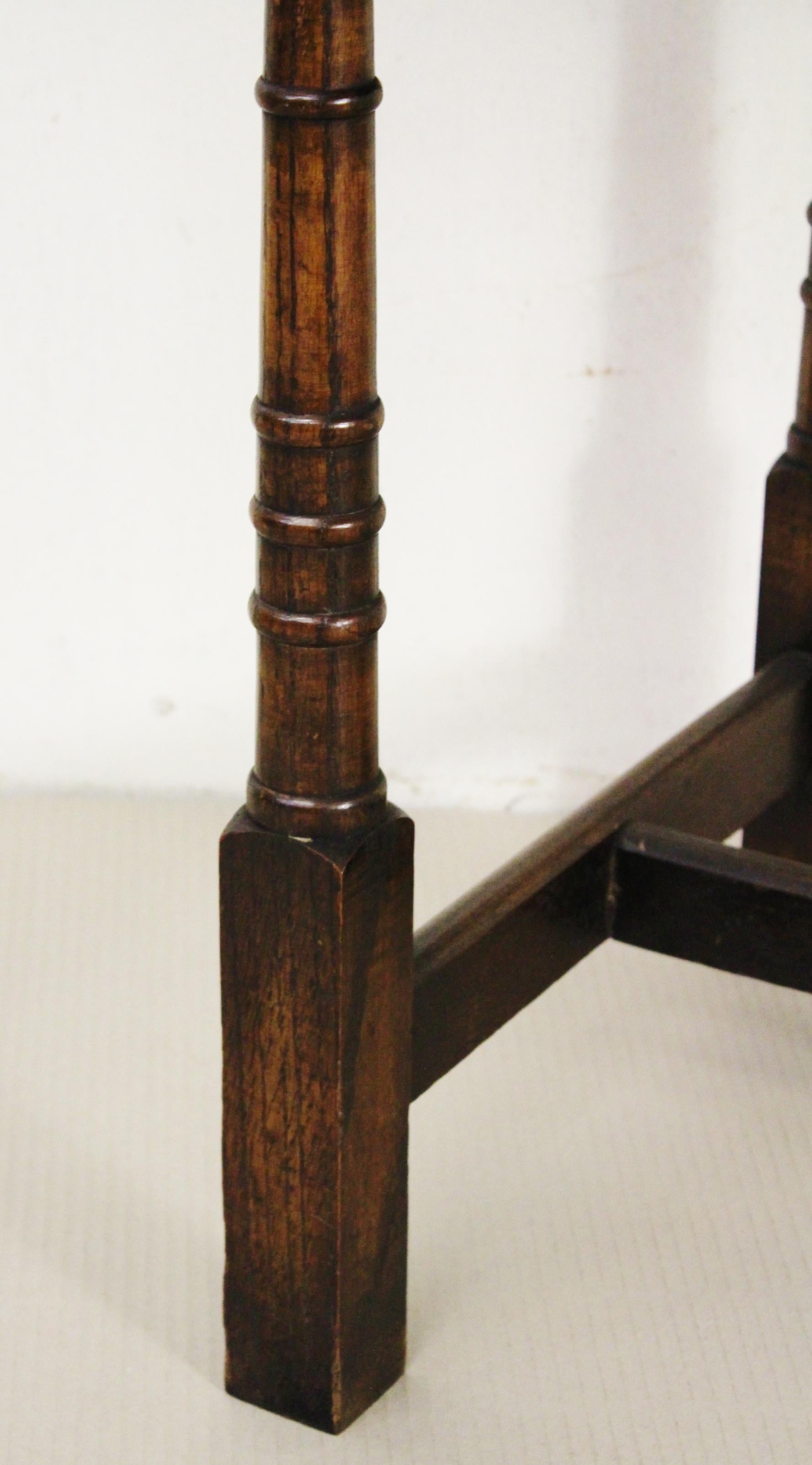 Early 20th Century English Oak Side Table 6