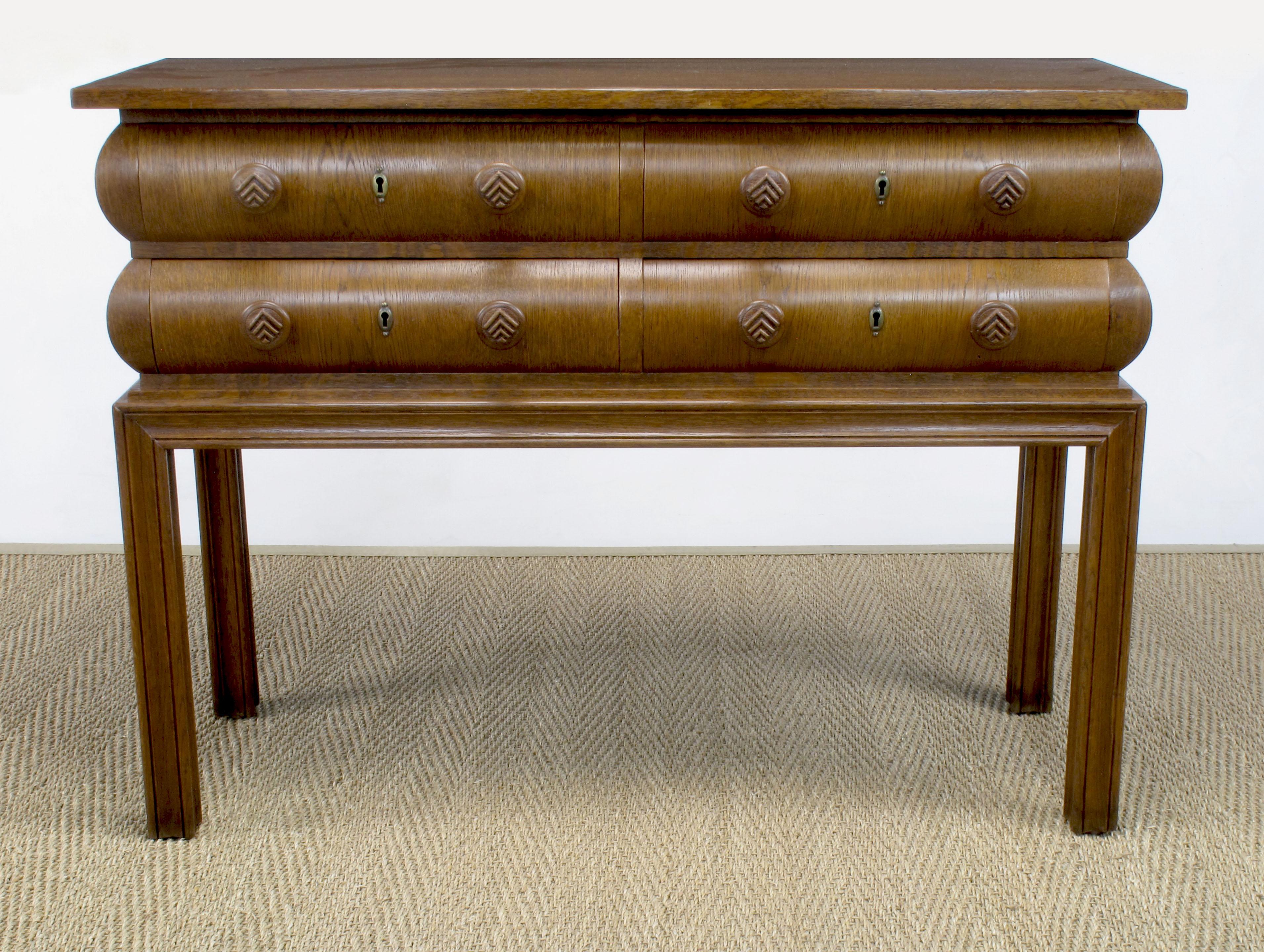 Early 20th Century English Oak Stacked Bullnose Console Table In Good Condition In Chicago, IL