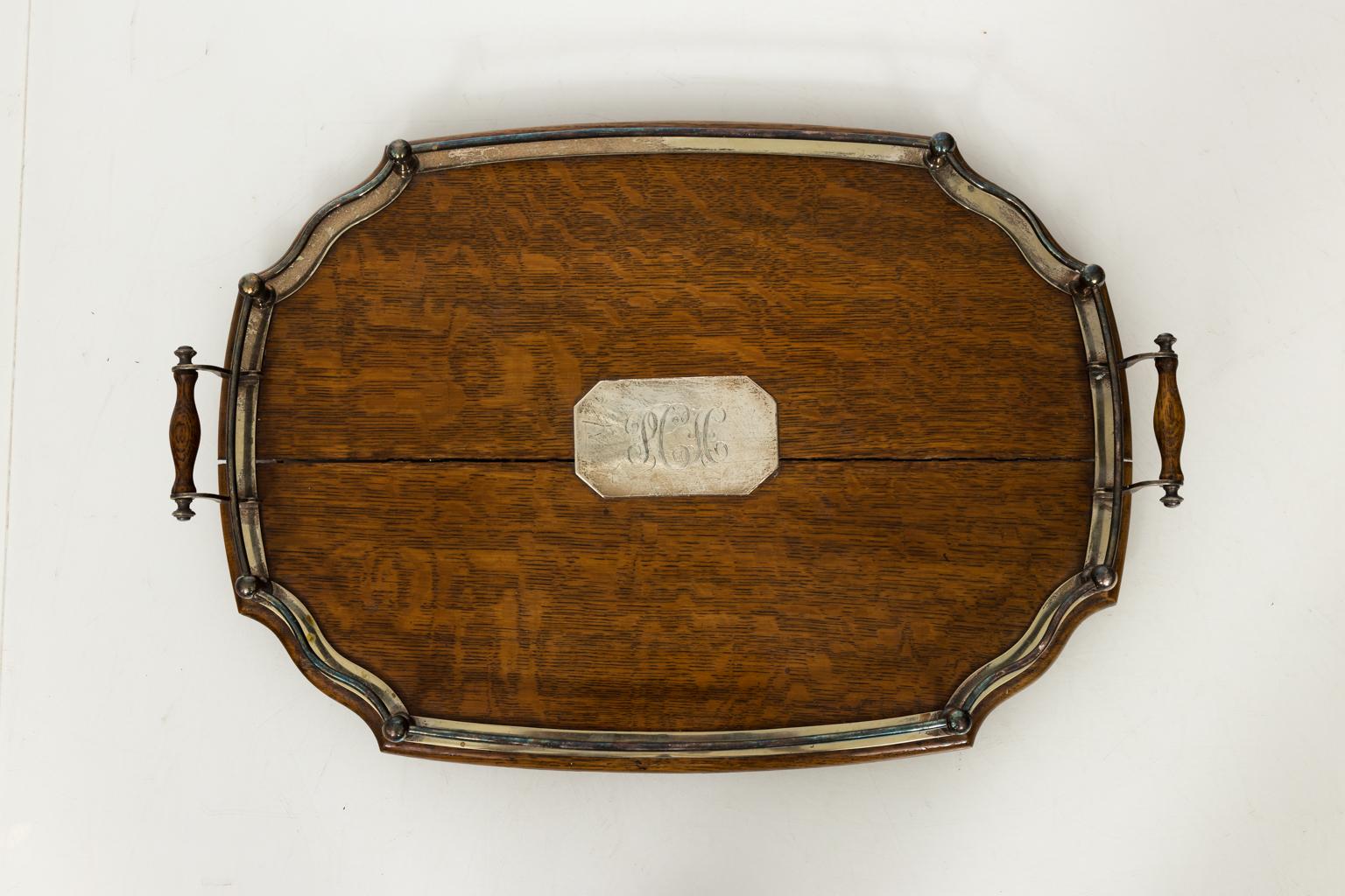 Early 20th Century English Oak Tray In Good Condition In Stamford, CT