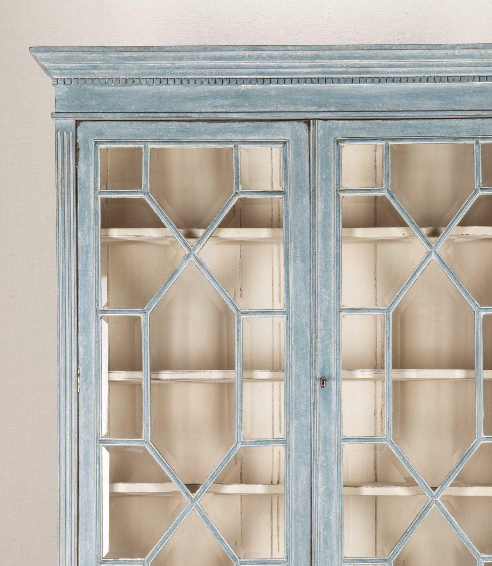 Early 20th Century English Painted Bookcase Secretaire For Sale 2