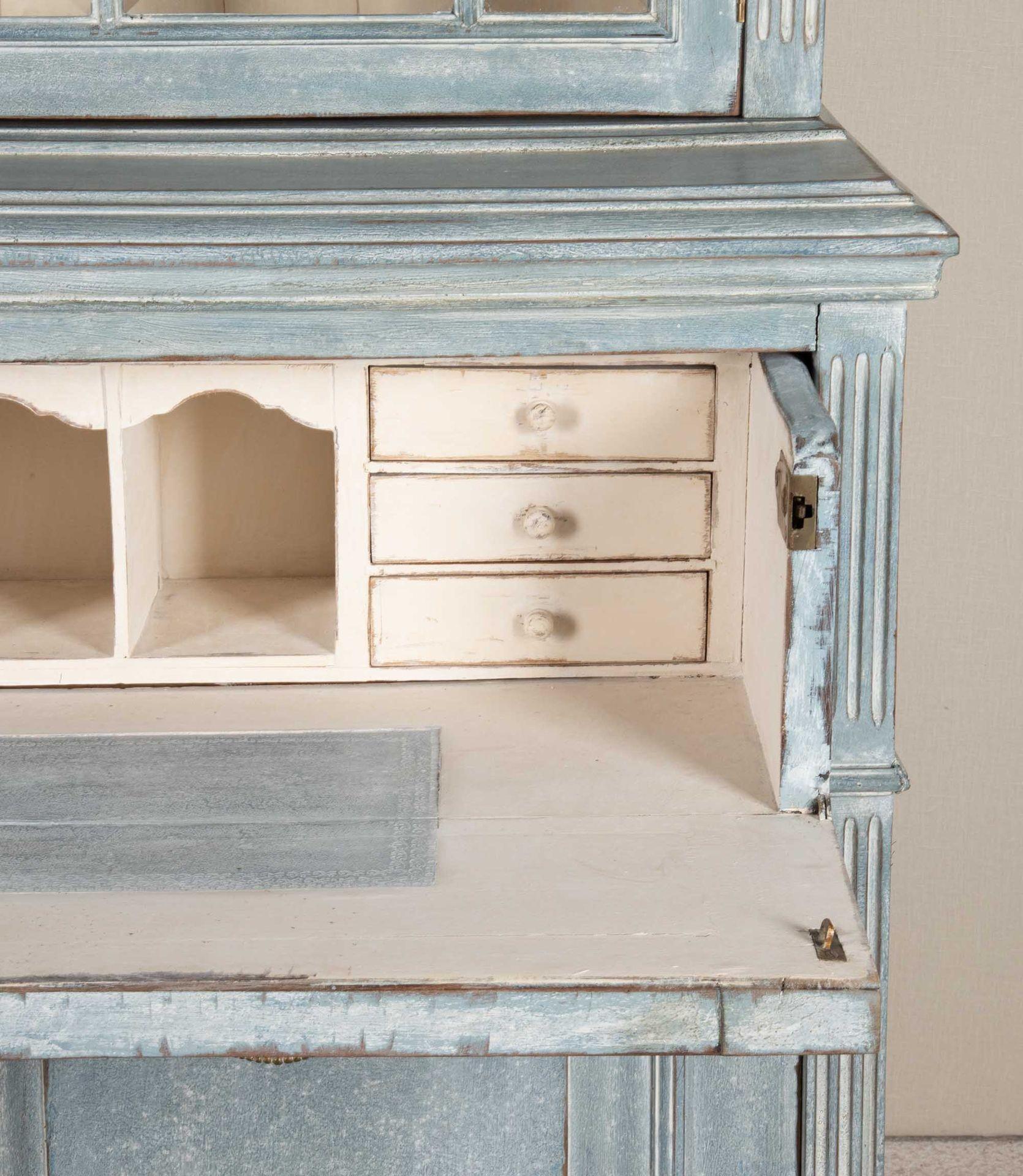 Early 20th Century English Painted Bookcase Secretaire For Sale 4