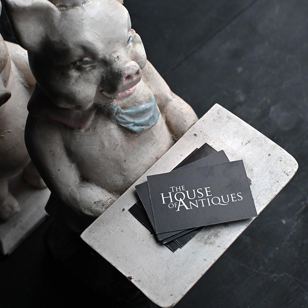 Early 20th century English papier Mache butchers shop display pig figures For Sale 7