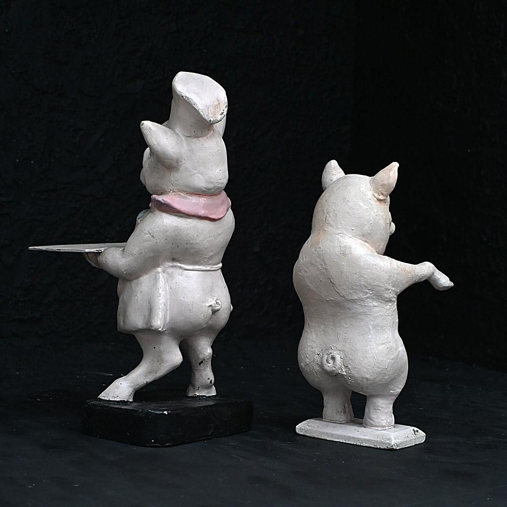 British Early 20th century English papier Mache butchers shop display pig figures For Sale
