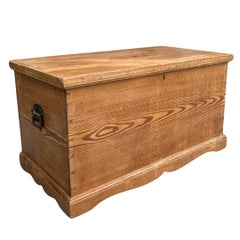 Early 20th Century English Pine Blanket Chest