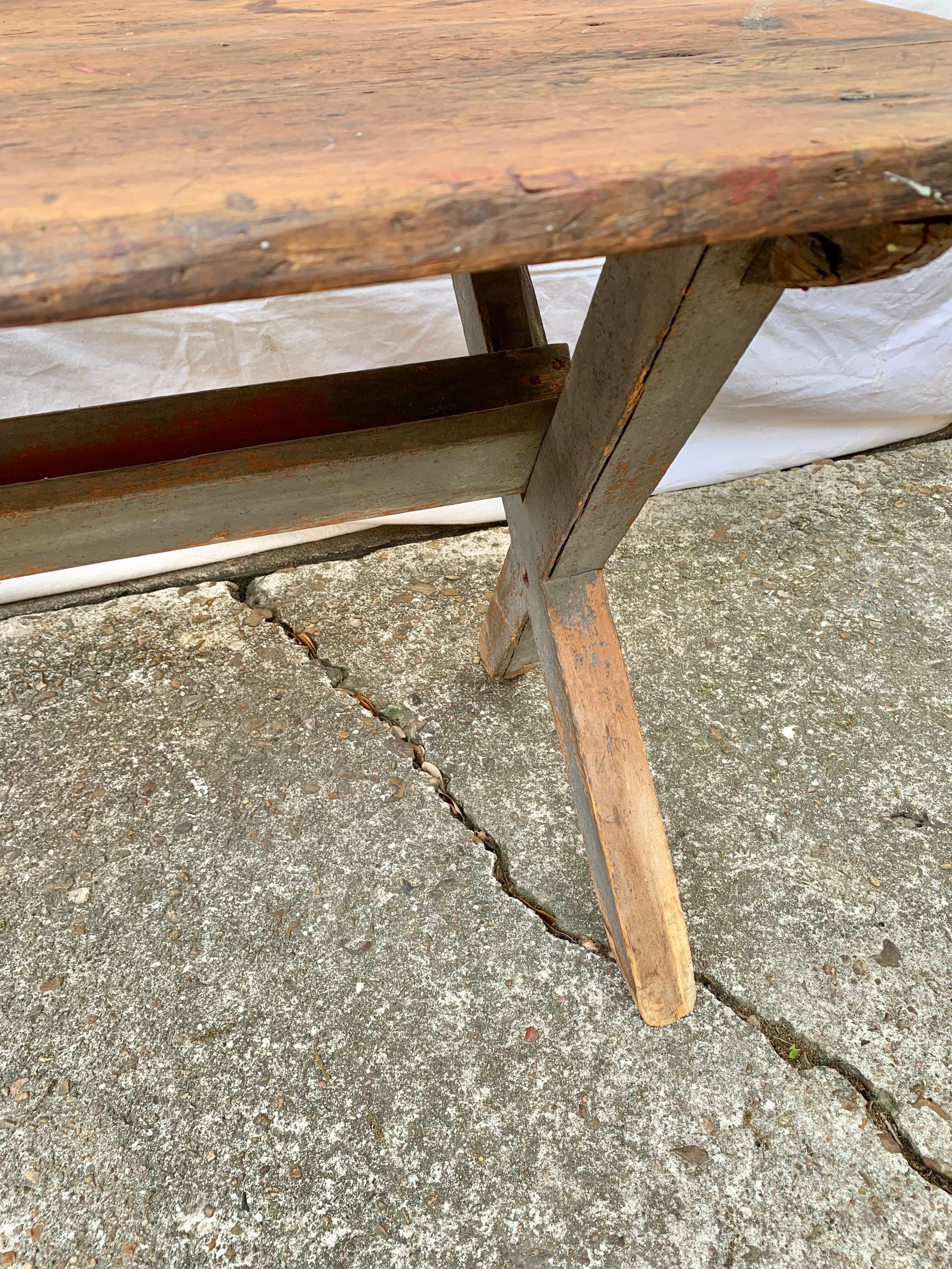 Early 20th Century English Pine Sawbuck Side Table For Sale 9