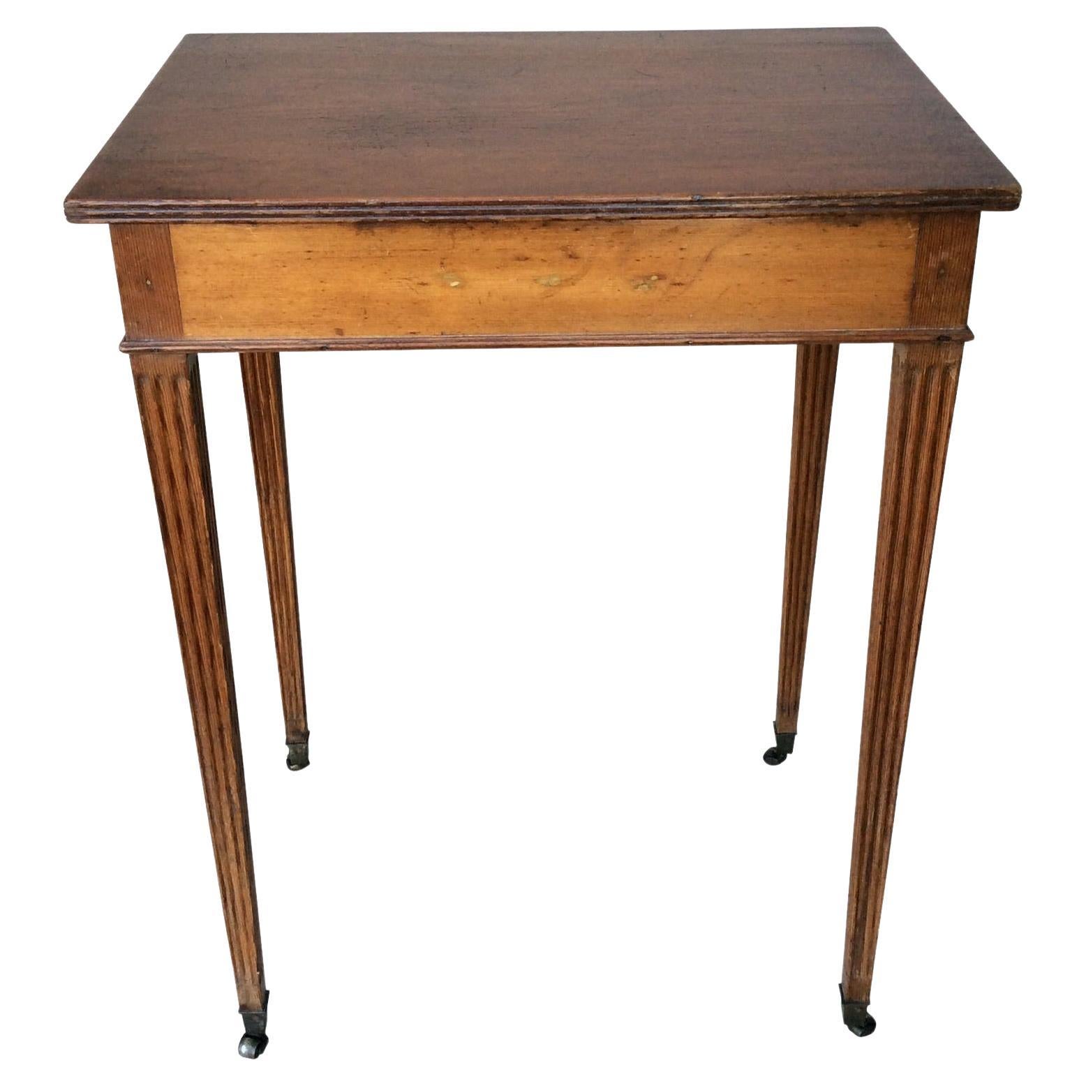 Early 20th Century English Pine Side Table For Sale