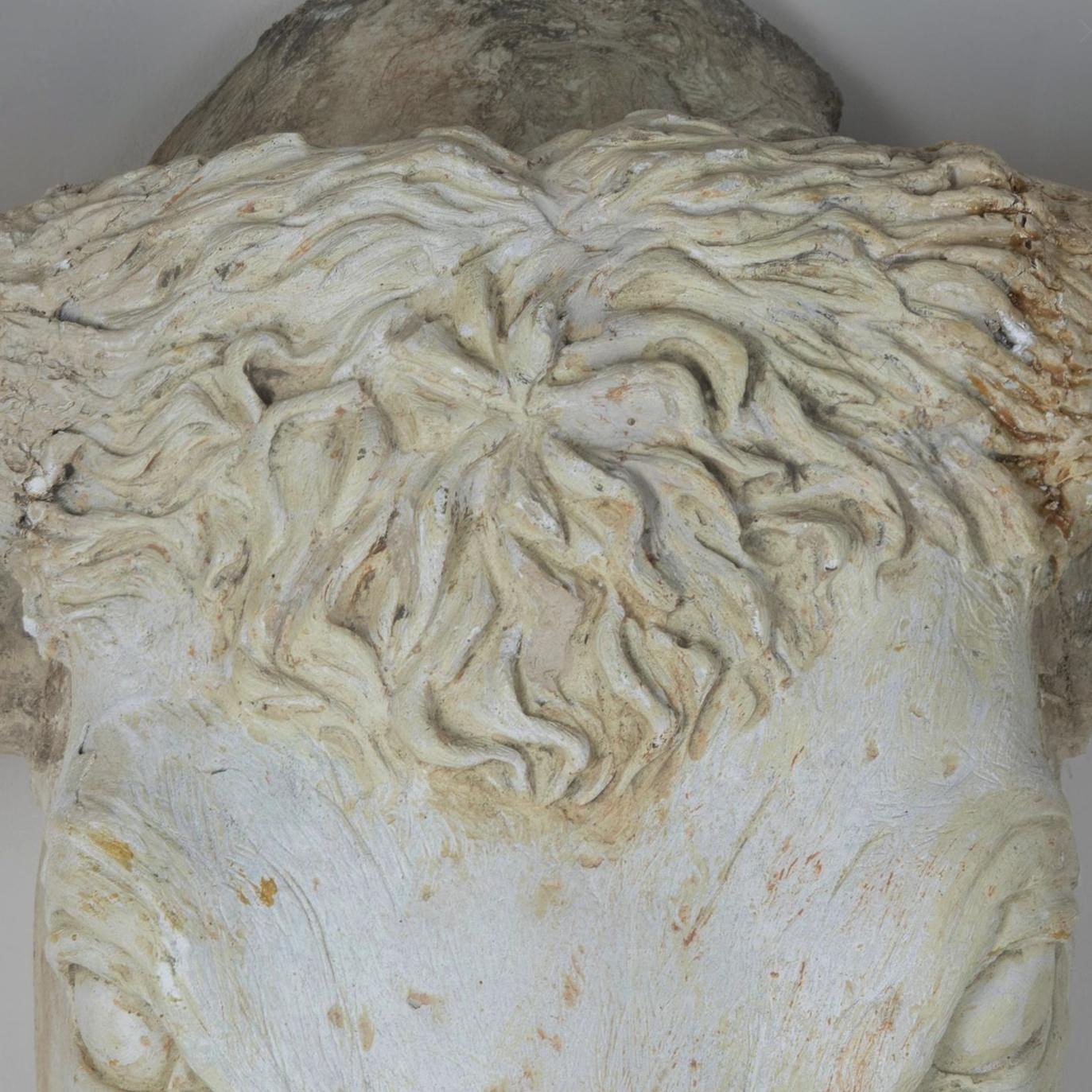 Englischer Stierkopf aus Gips aus dem frühen 20. (20. Jahrhundert) im Angebot