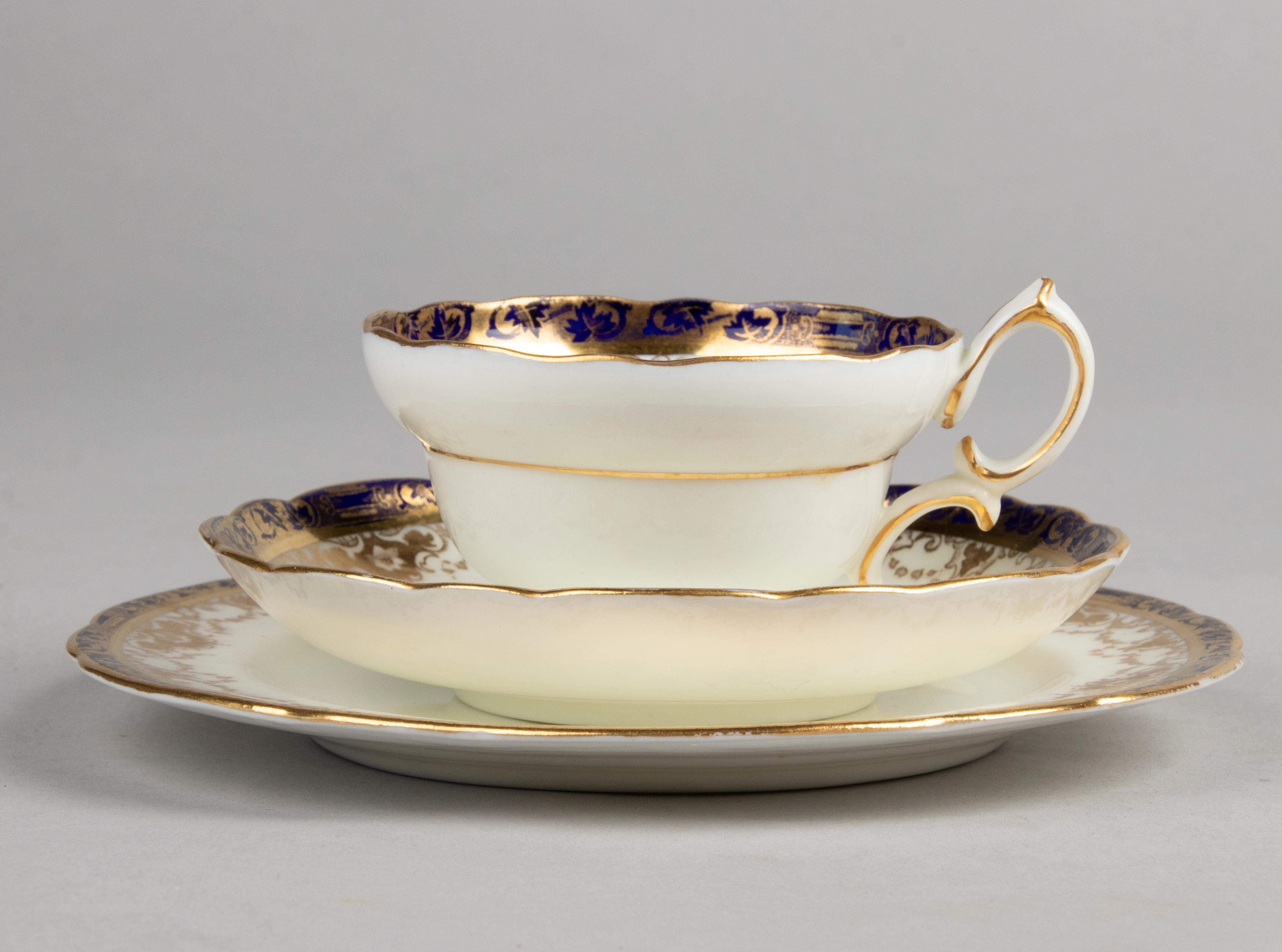 Early 20th Century English Porcelain Tea Set Made by Hammerley 3