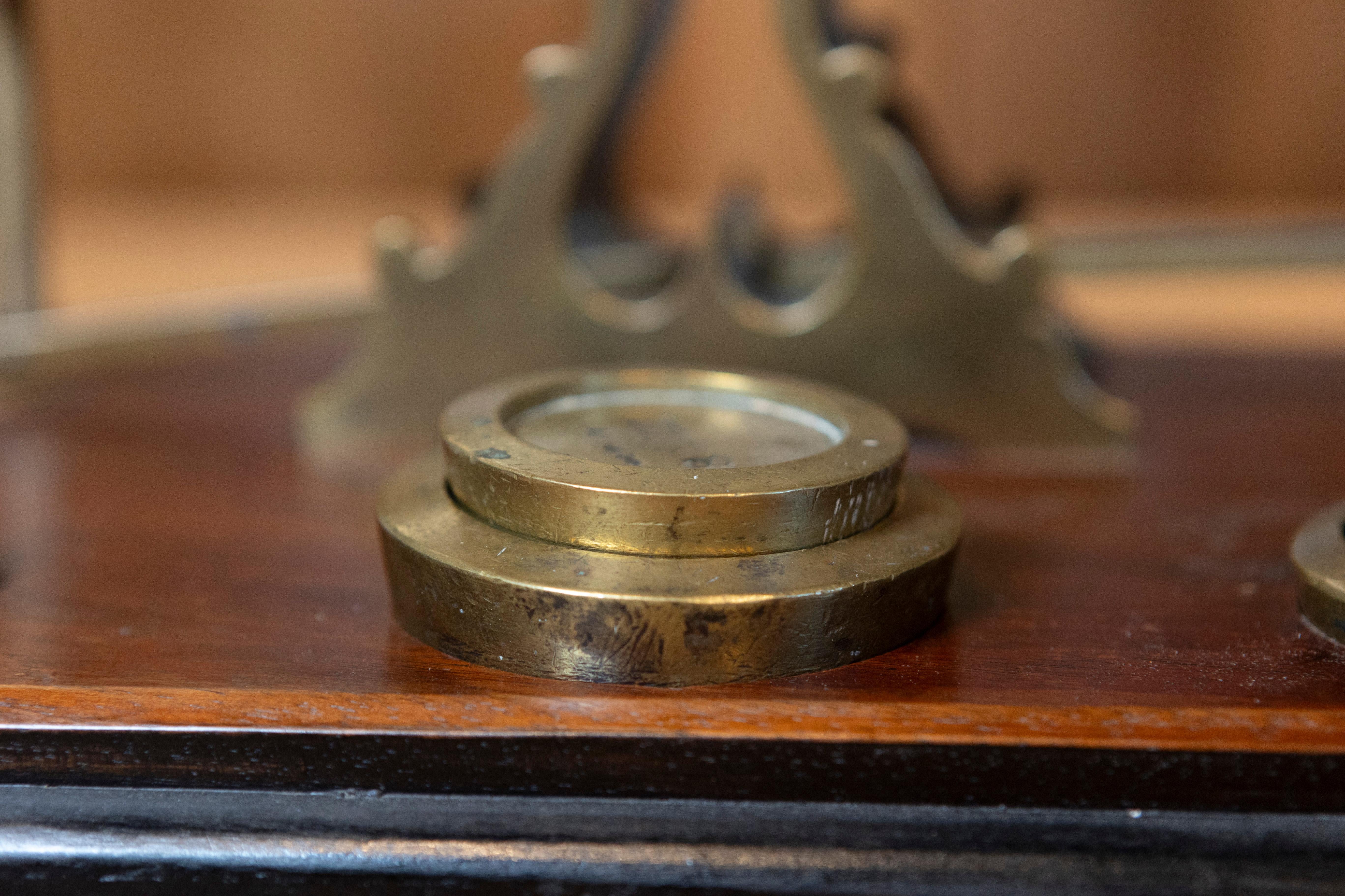 Early 20th Century English Postal Scale In Good Condition In Atlanta, GA