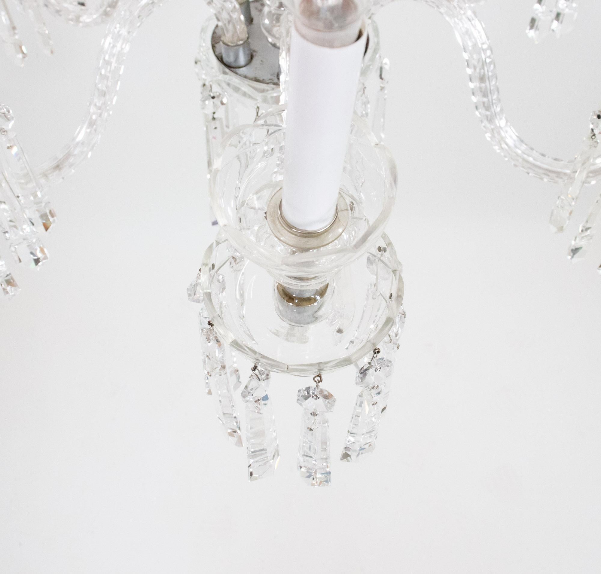 Lampadario di cristallo a cascata in stile Regency inglese dei primi del Novecento in vendita 12