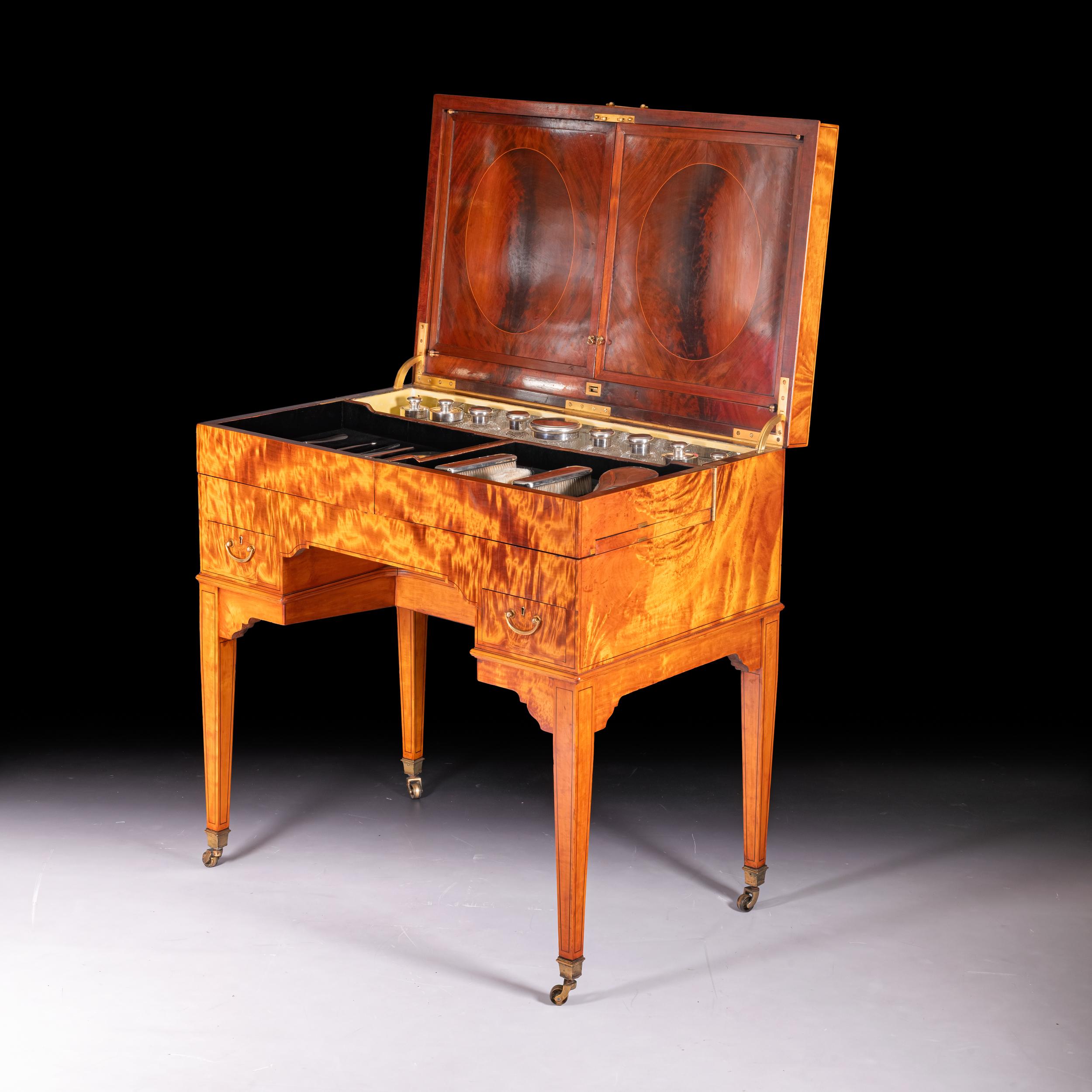 Early 20th Century English Satinwood Vanity Dressing Table Att To Holland & Sons In Good Condition In Dublin, IE