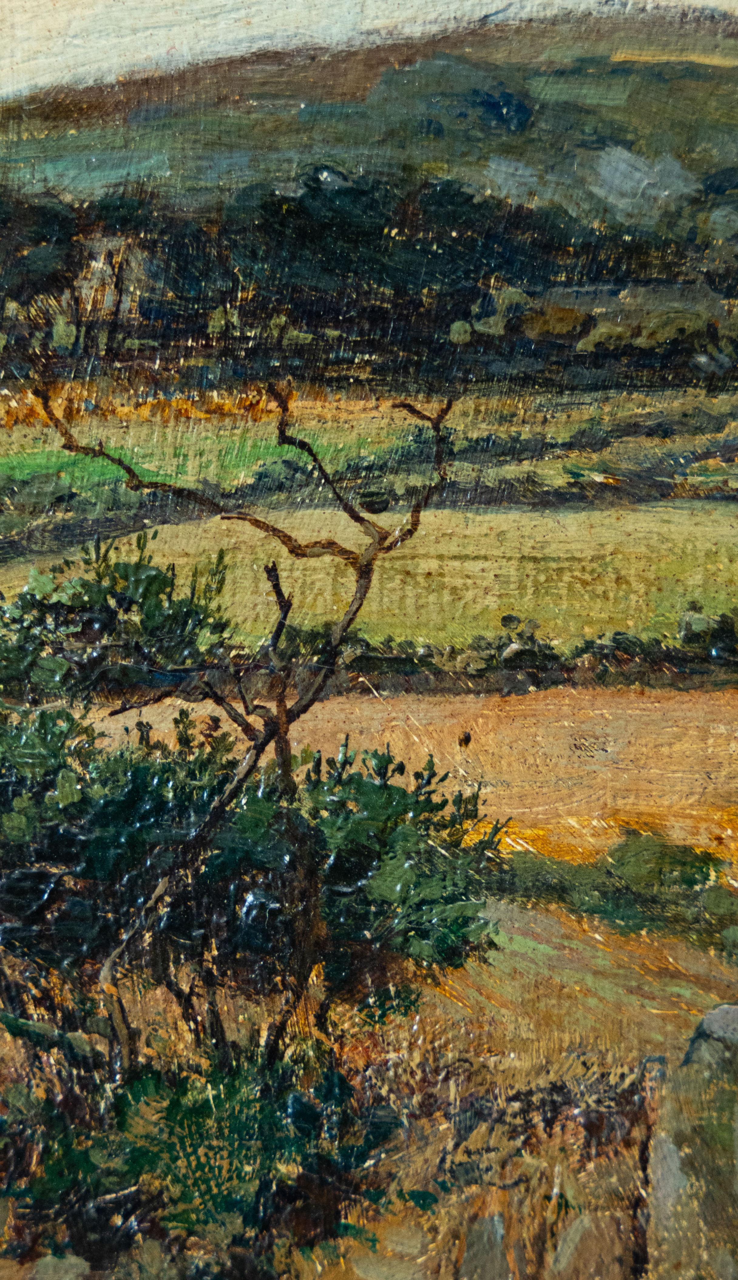 Cette charmante scène pastorale capture un moment de calme dans la campagne, où une jeune fille et un garçon marchent côte à côte dans un chemin sinueux. Le couple est modestement vêtu, probablement des frères et sœurs ou des amis, leurs silhouettes