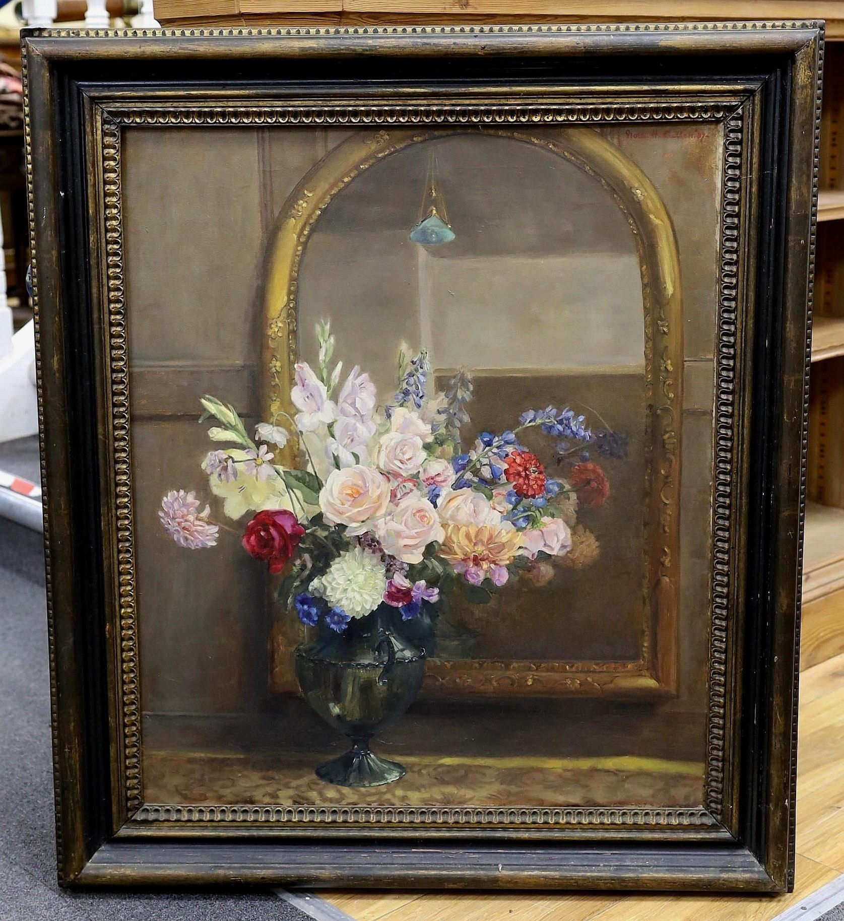 Riflessioni - Grande pittura ad olio di inizio Novecento con natura morta di fiori in stile Art Deco - Painting di Early 20th Century English School