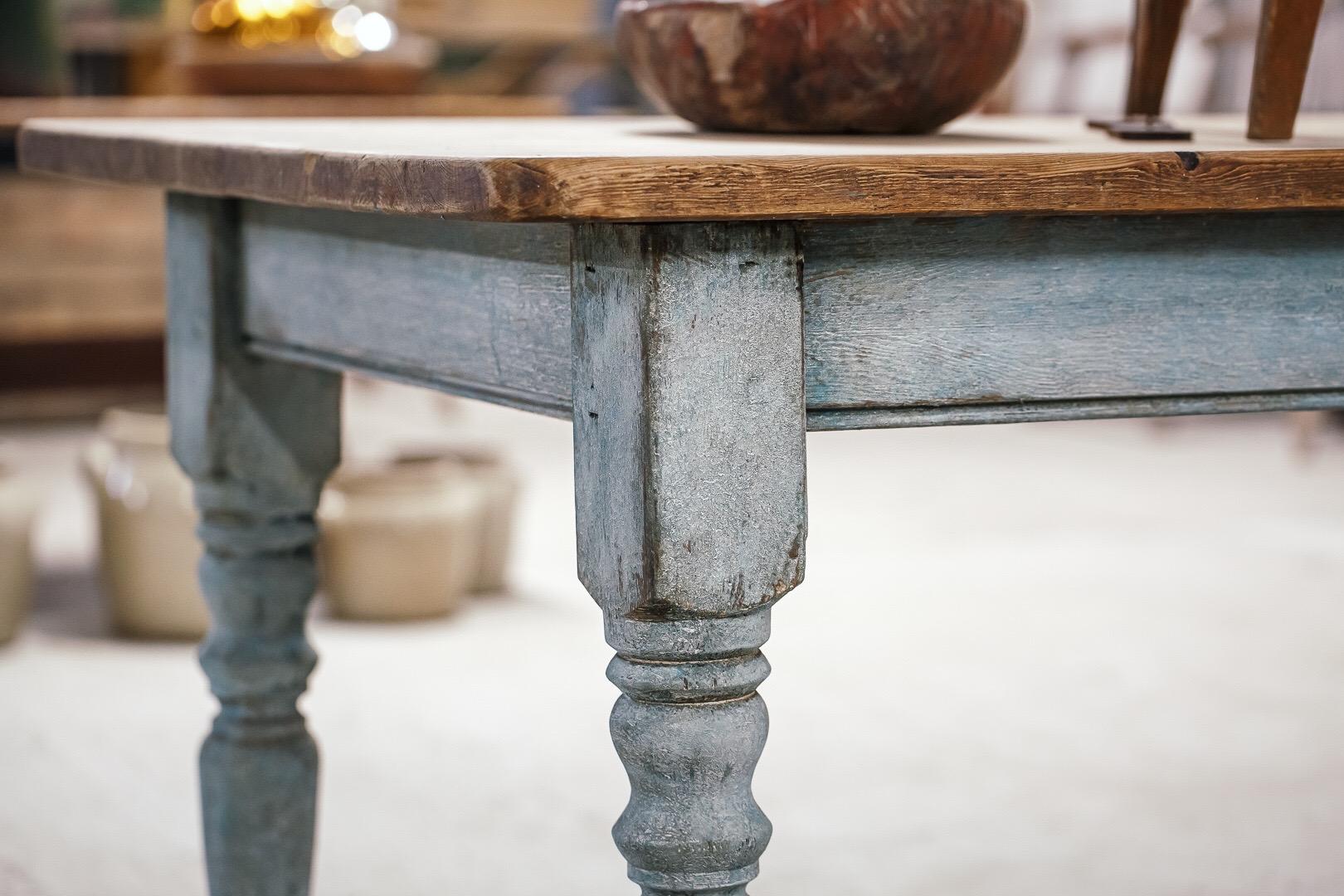 Early 20th Century English Scrub Top Pine Table 6