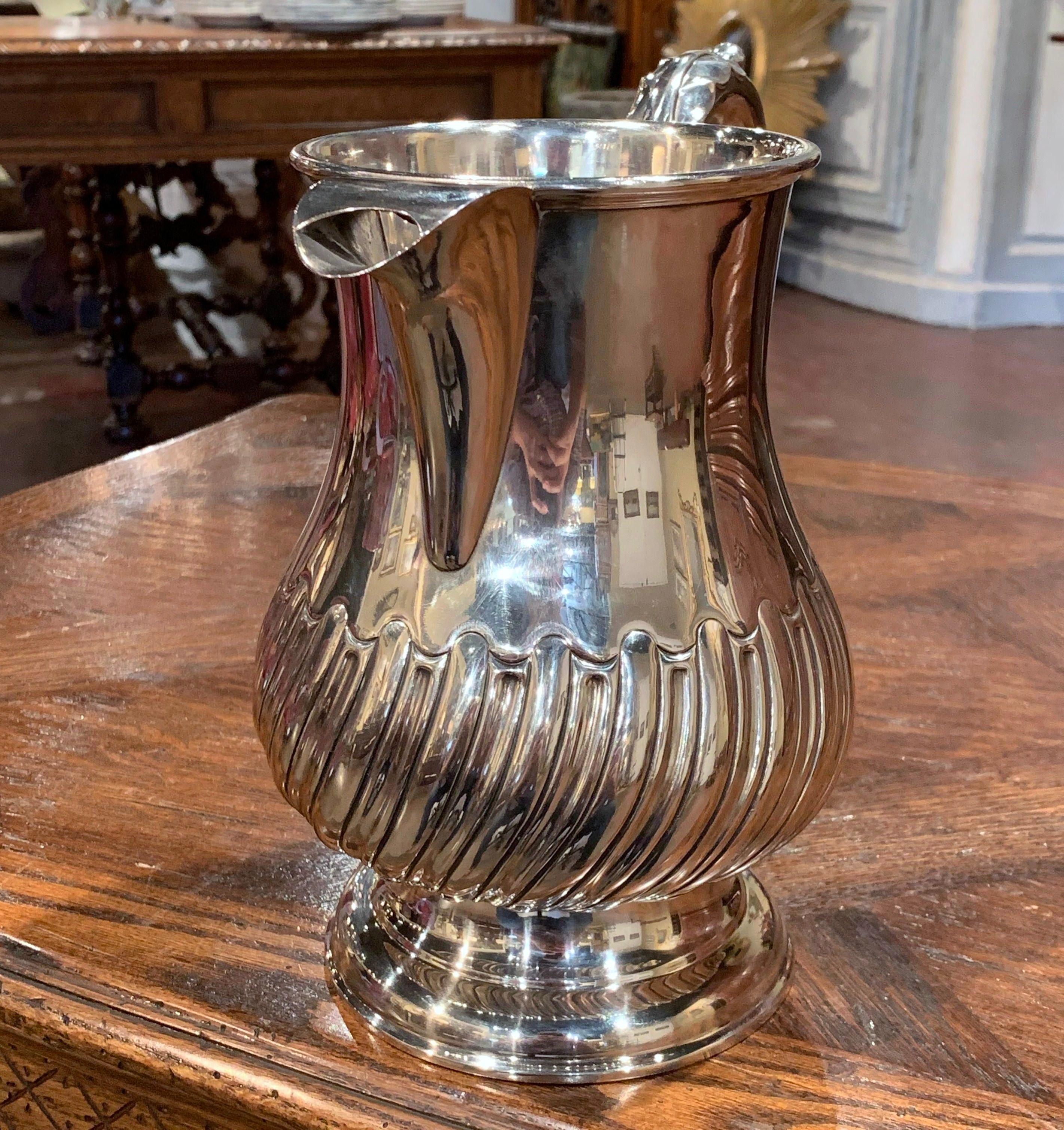 Early 20th Century English Silver Plated Pitcher with Engraved Crest In Excellent Condition In Dallas, TX